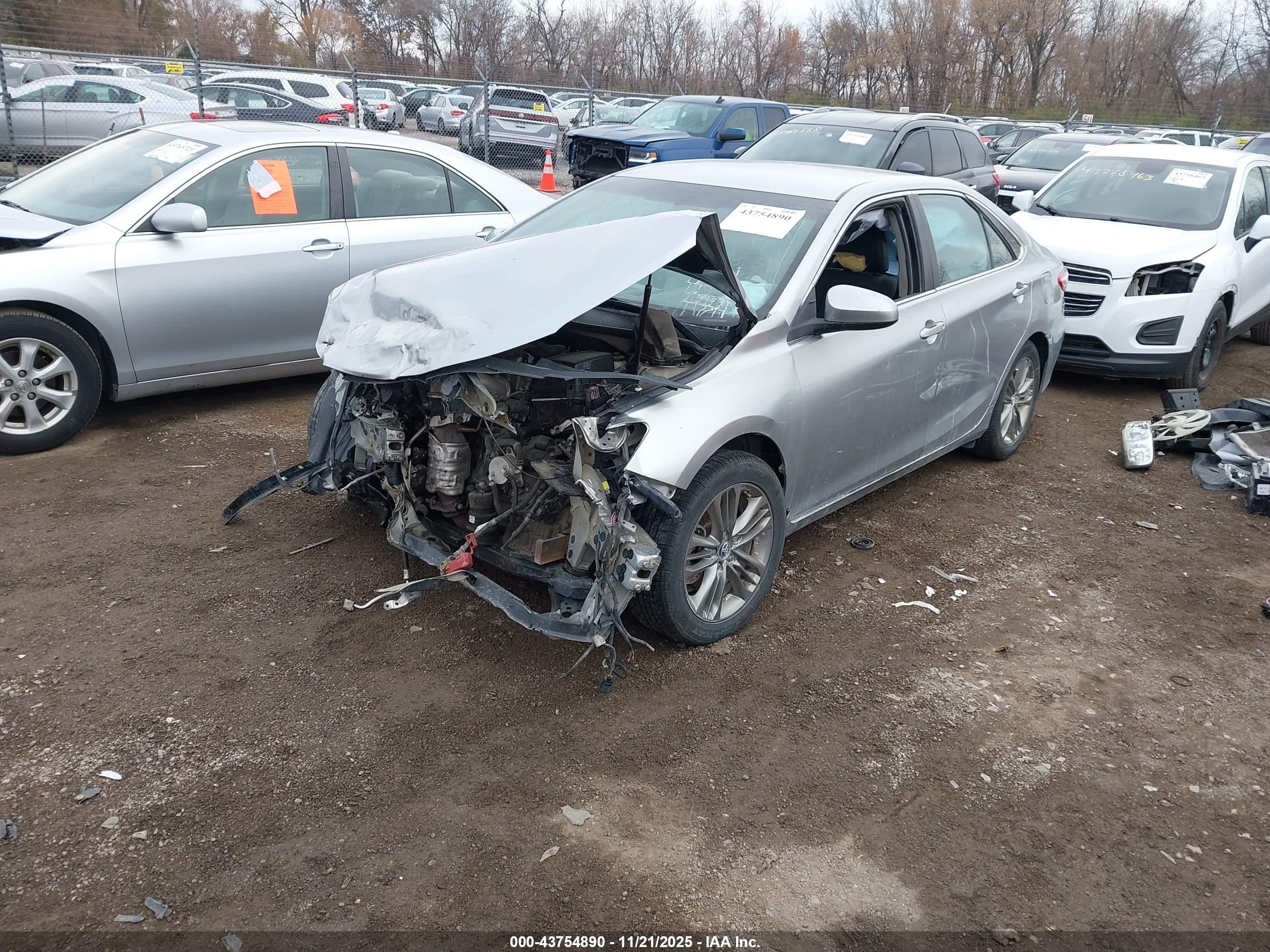 TOYOTA CAMRY image 2