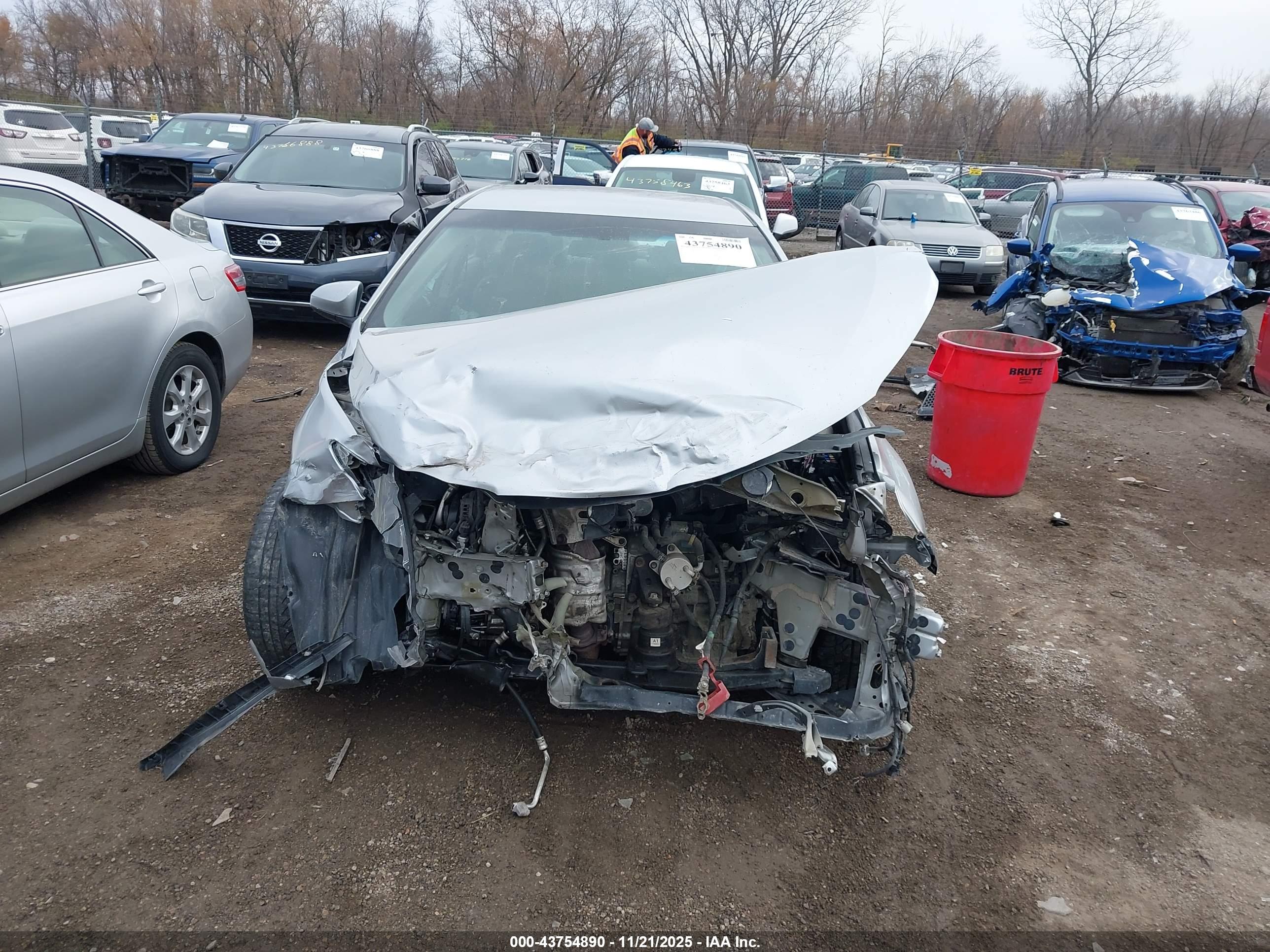 TOYOTA CAMRY image 6