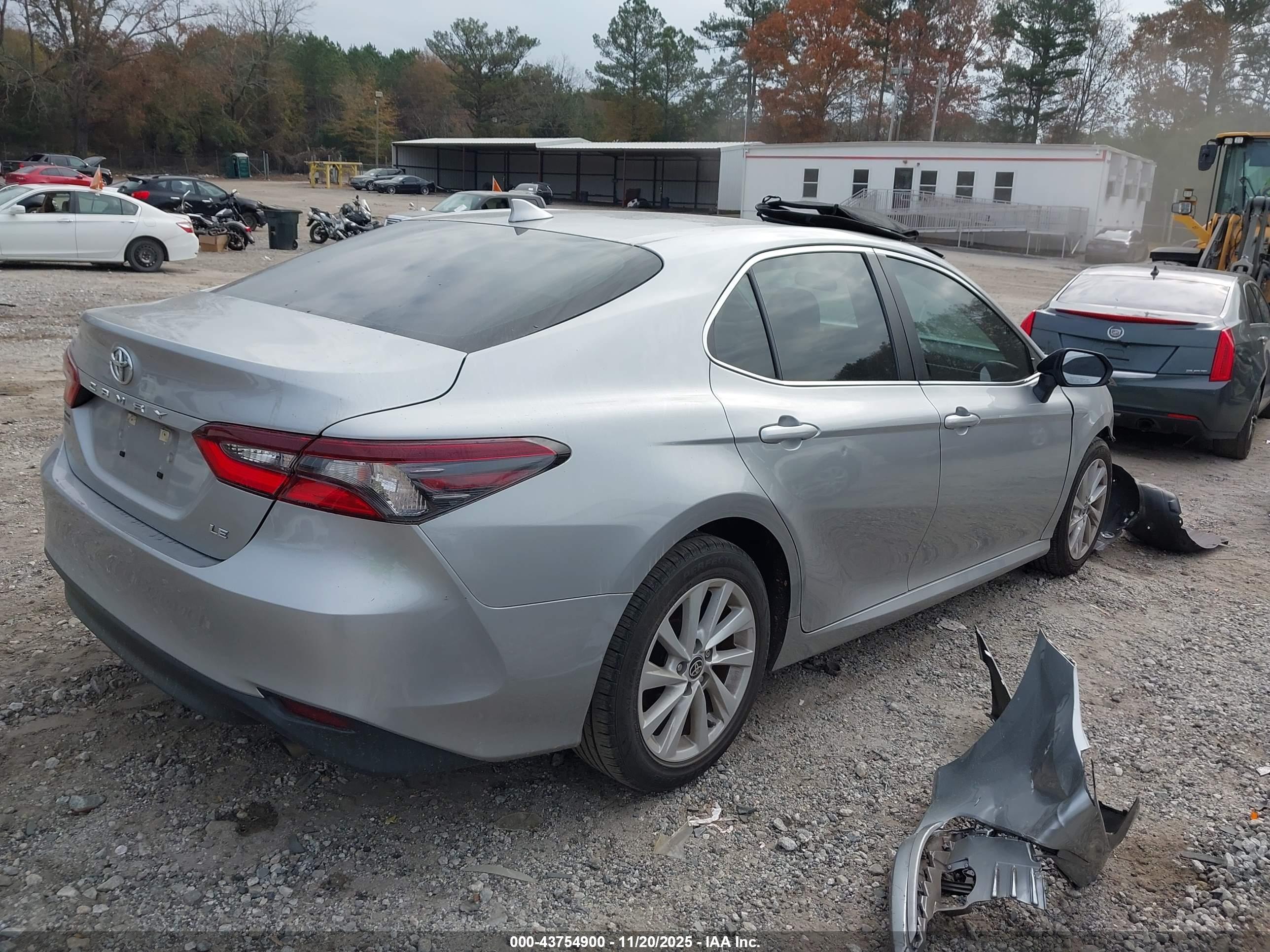 TOYOTA CAMRY image 4