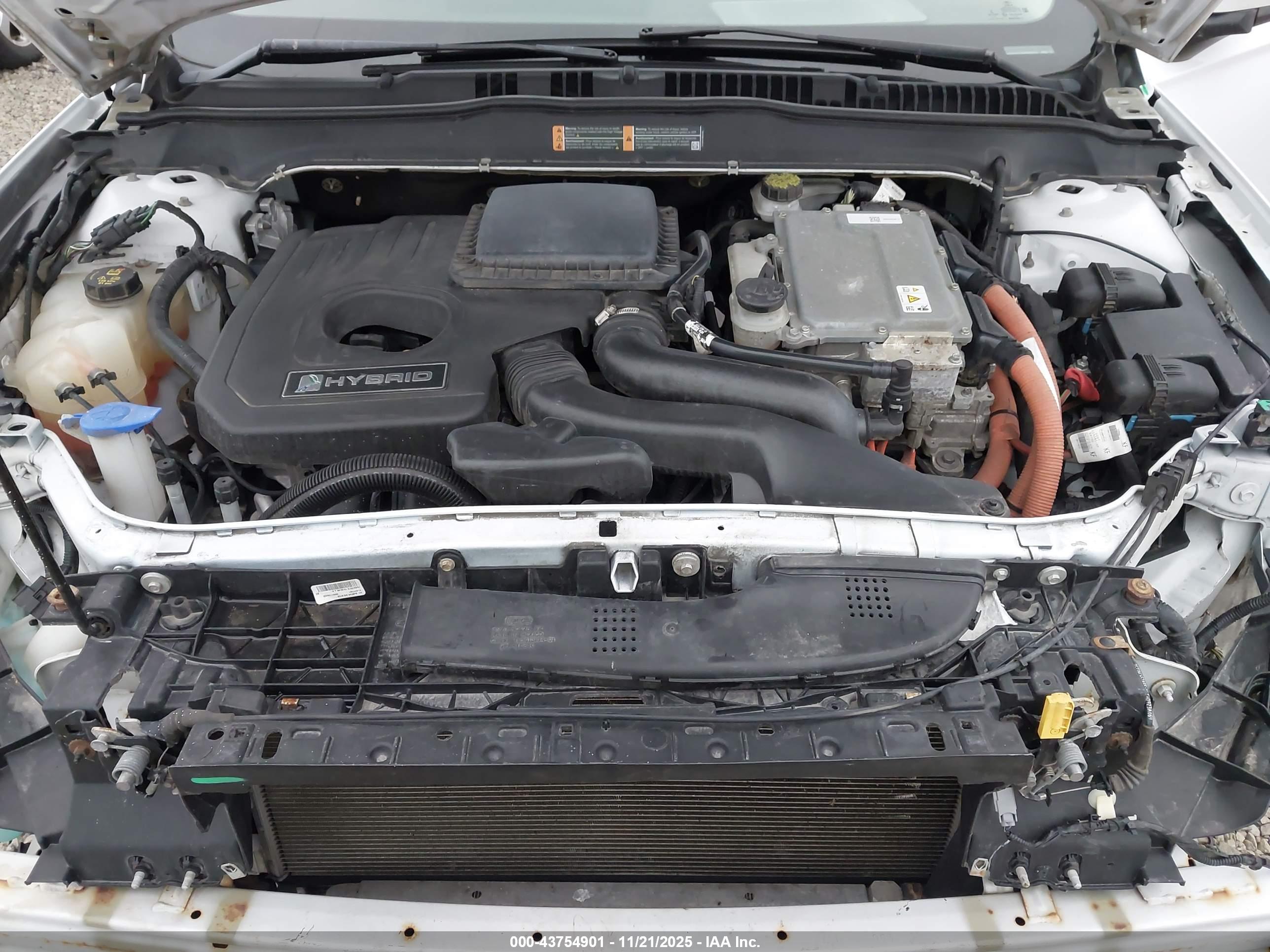 FORD FUSION image 10