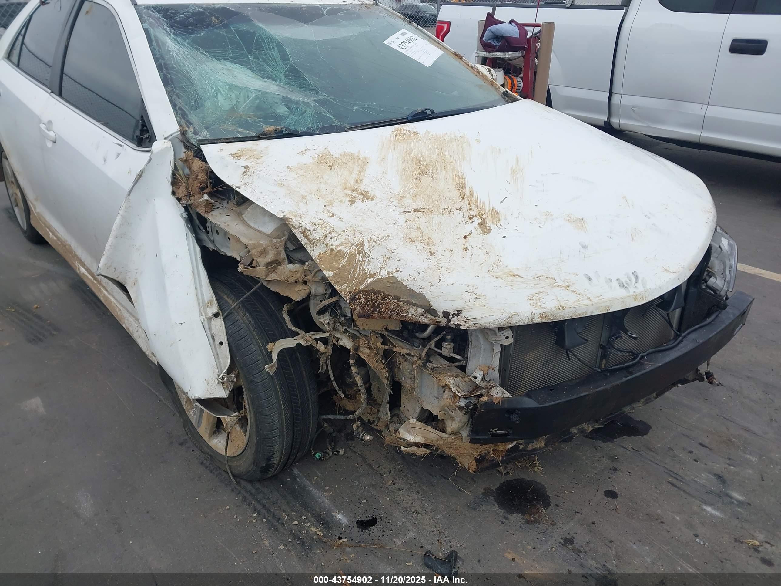 TOYOTA CAMRY image 6