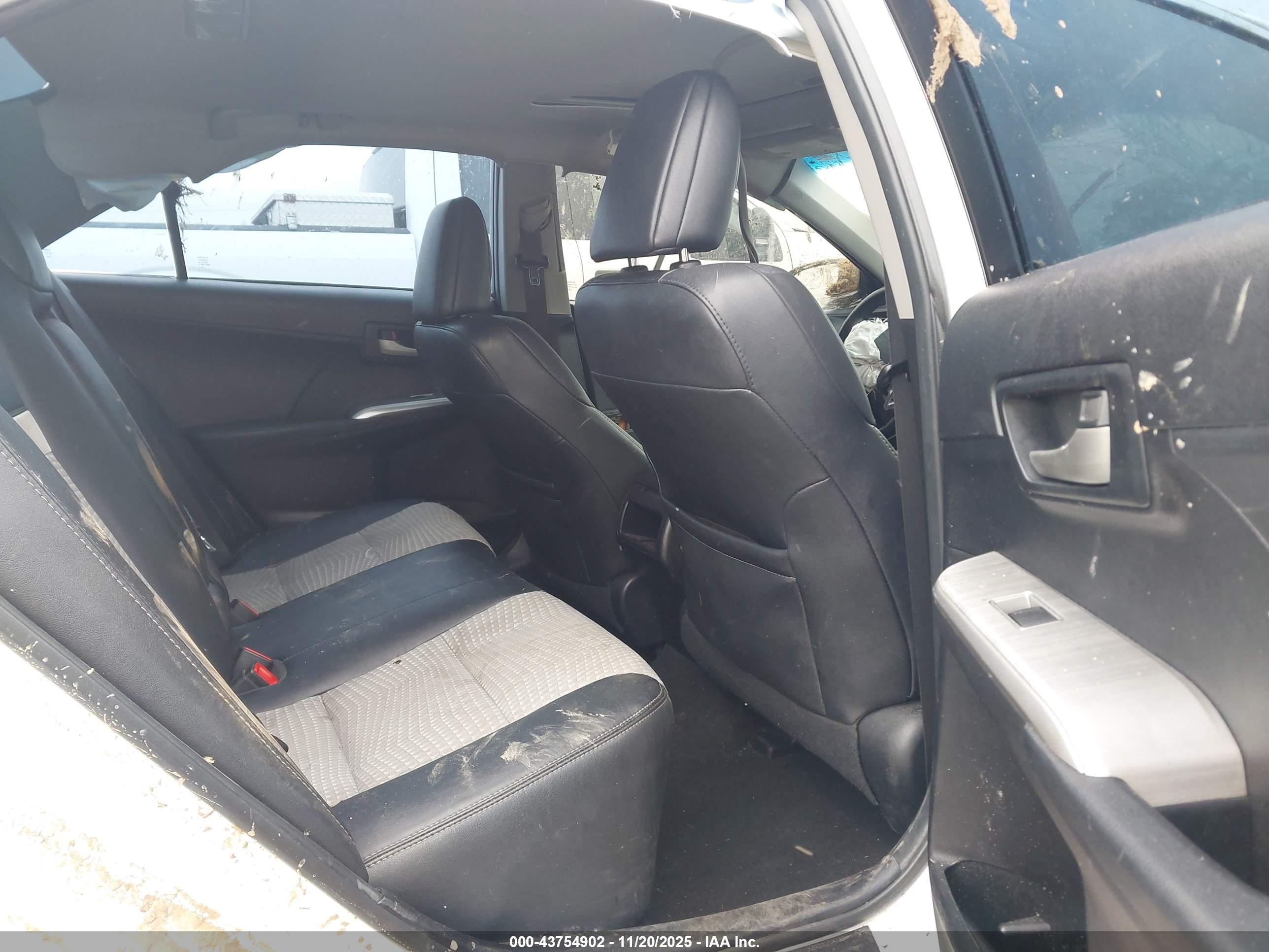 TOYOTA CAMRY image 8