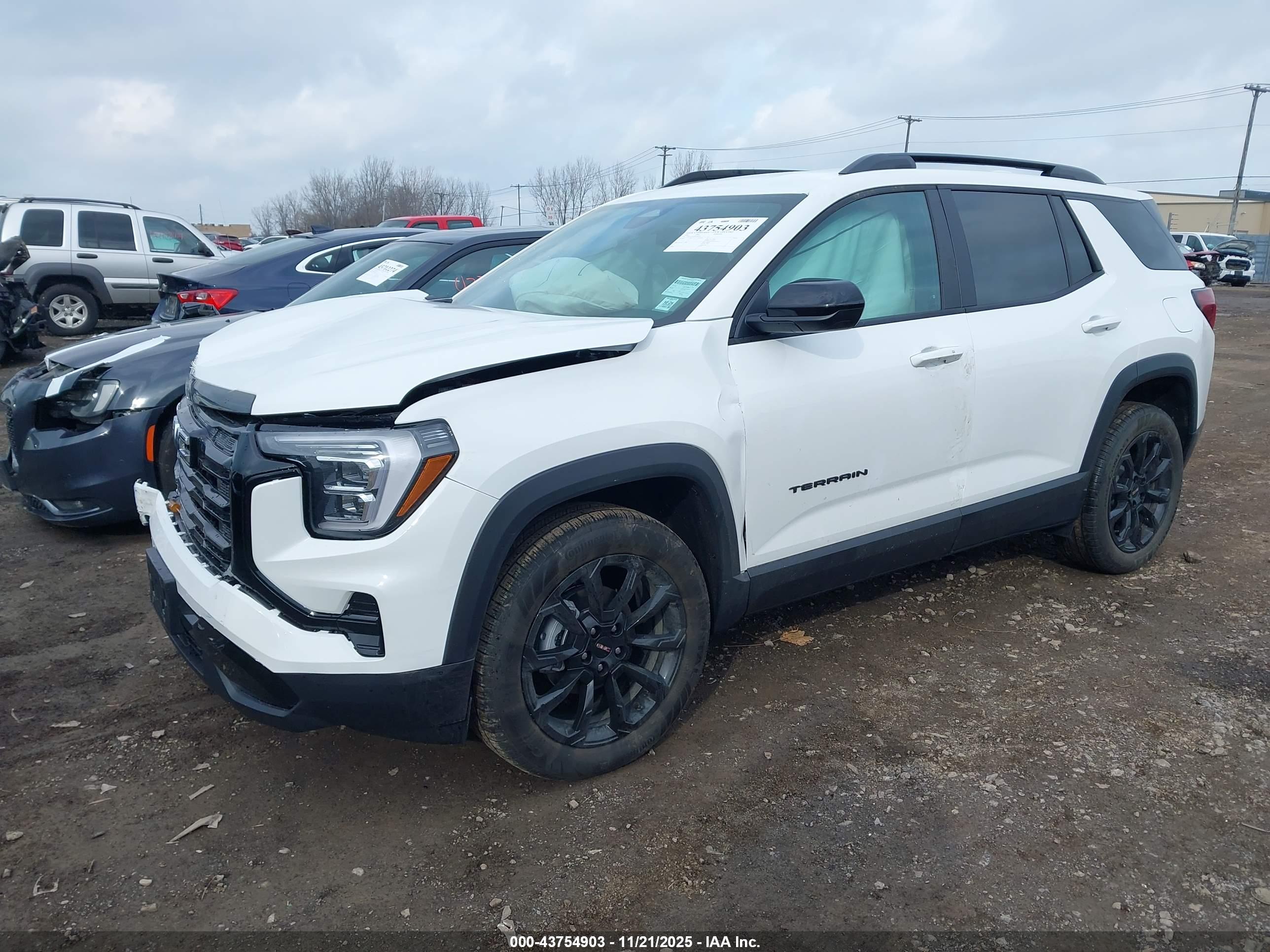 GMC TERRAIN image 2