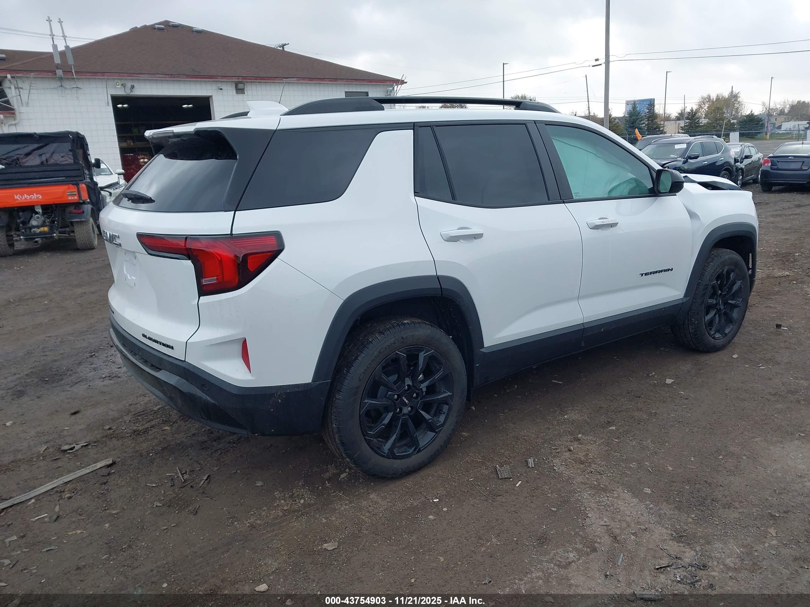 GMC TERRAIN image 4