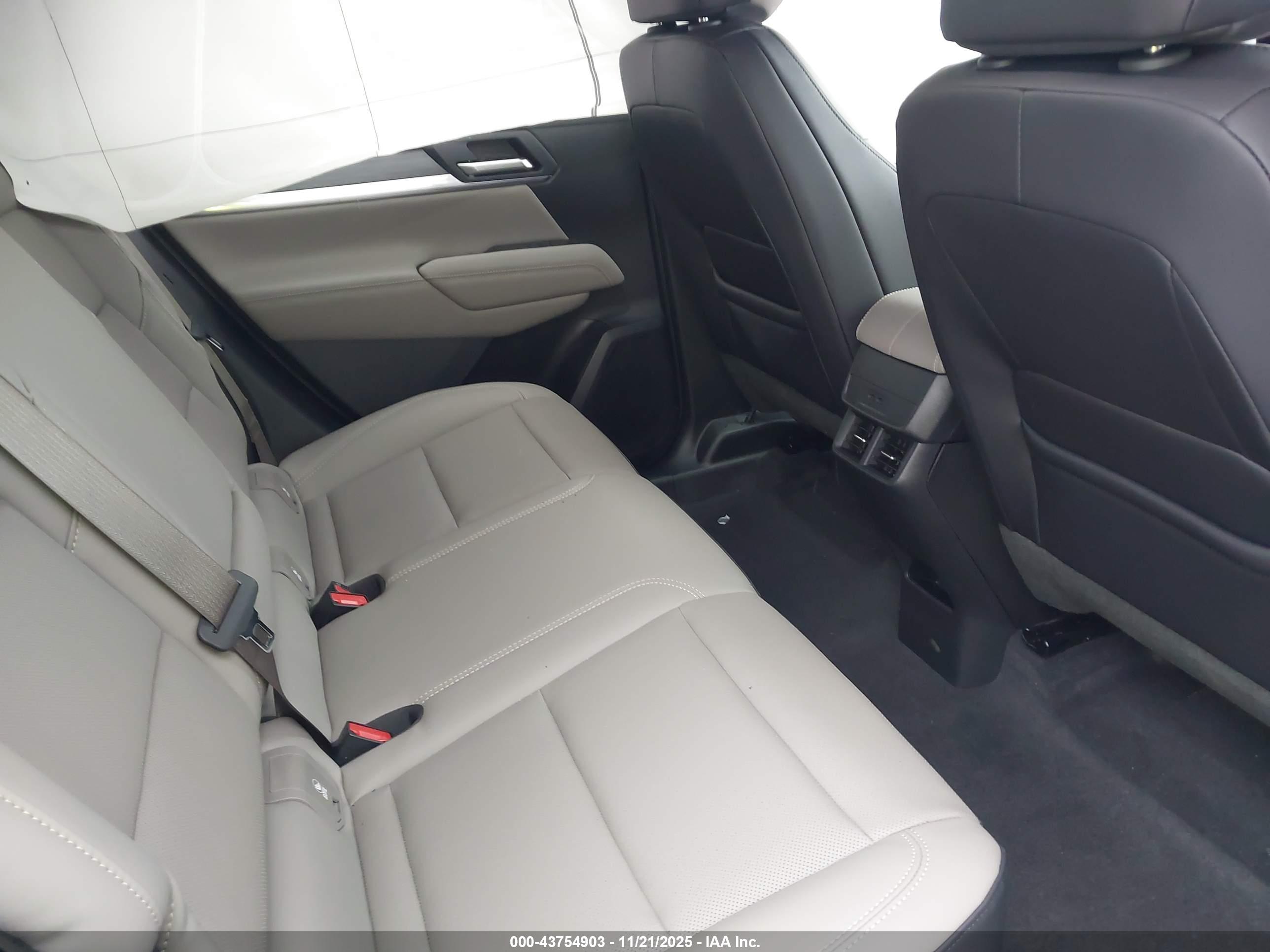 GMC TERRAIN image 8