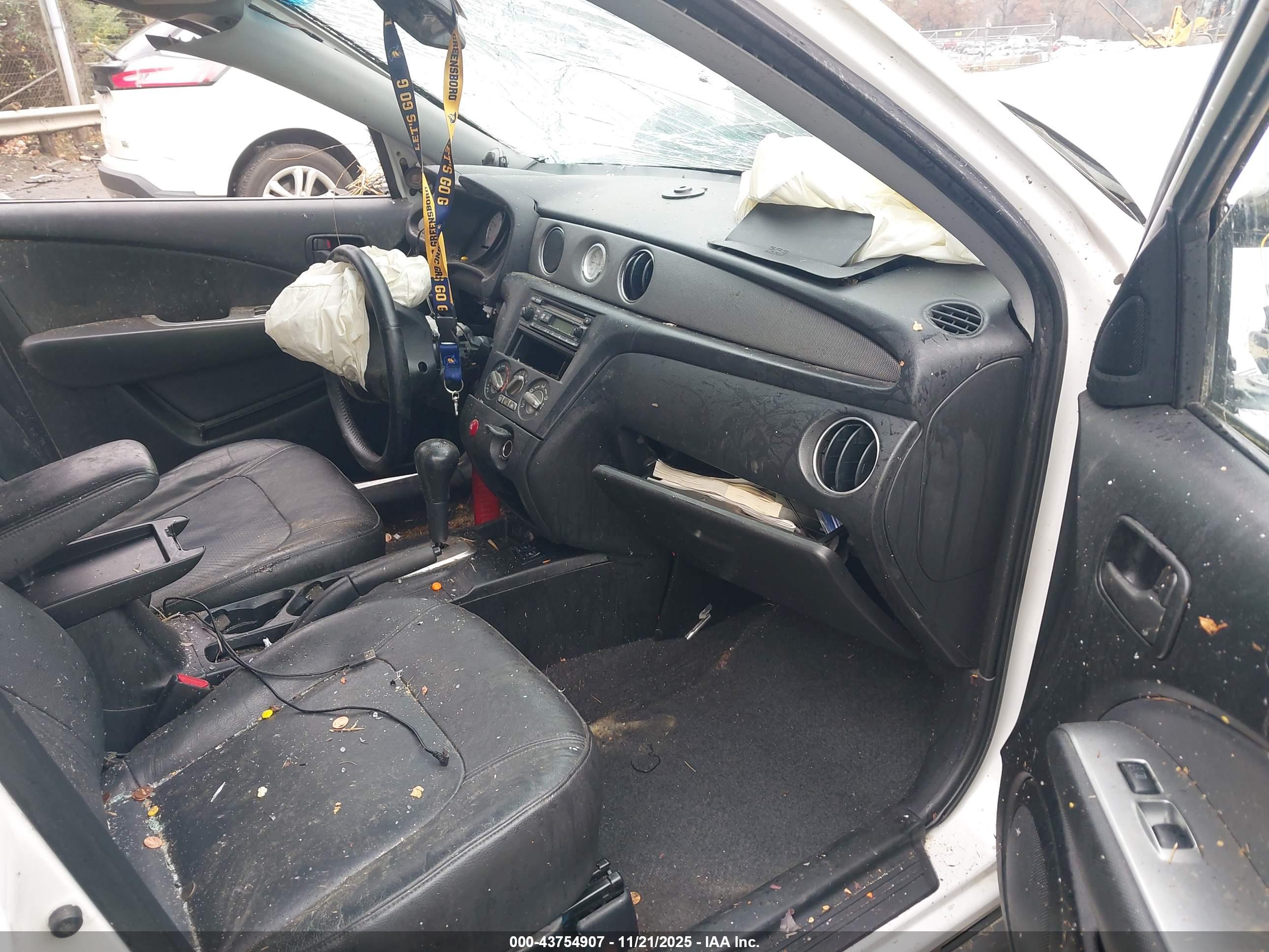 MITSUBISHI OUTLANDER image 5