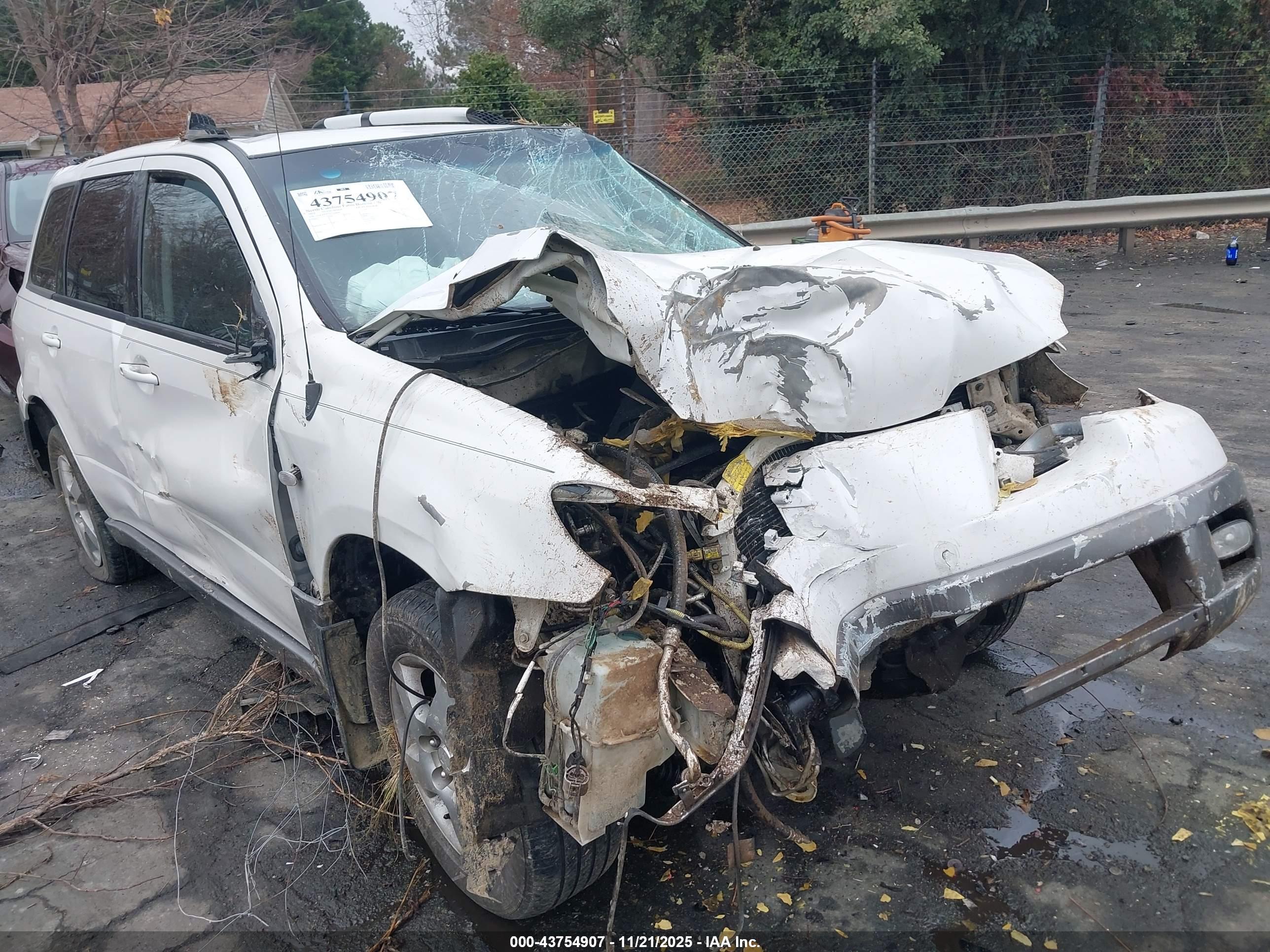 MITSUBISHI OUTLANDER image 6