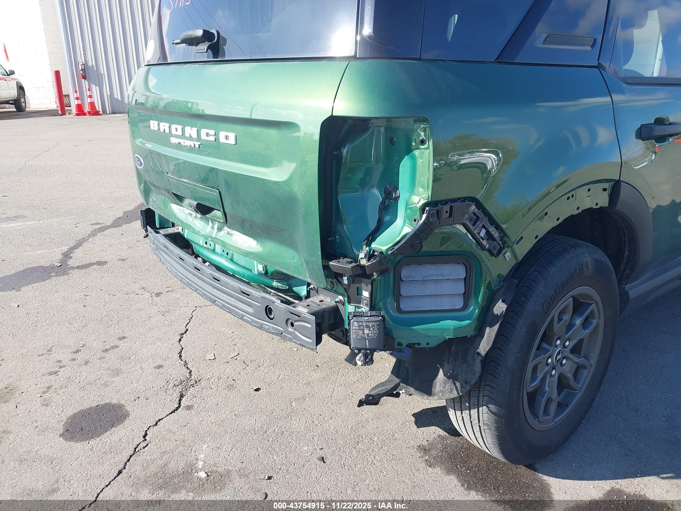 FORD BRONCO image 6