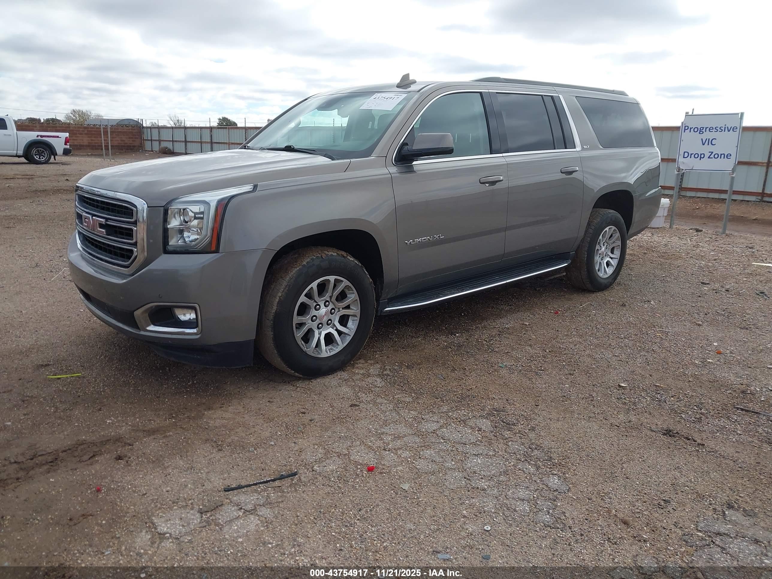 GMC YUKON image 2