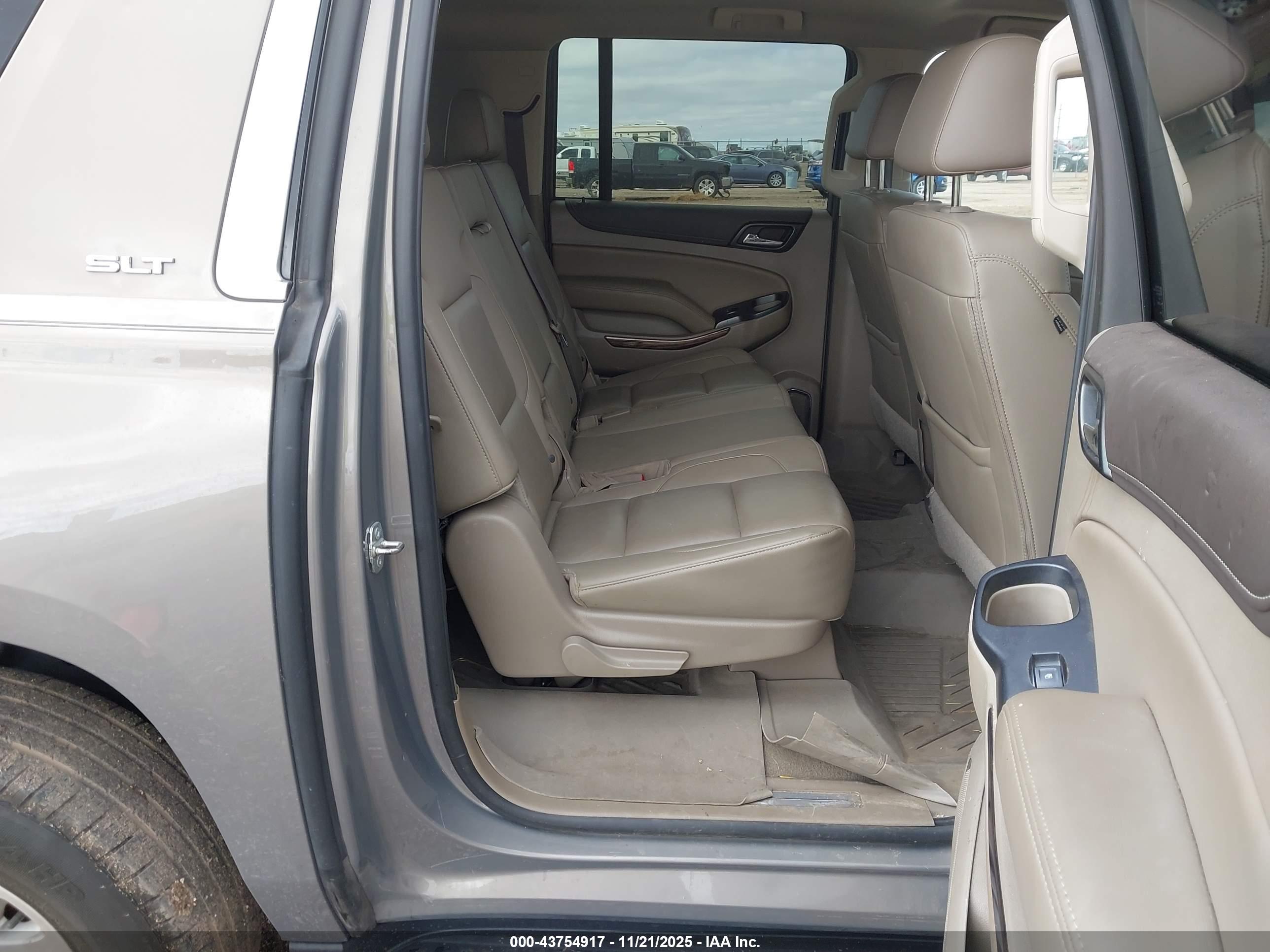 GMC YUKON image 8
