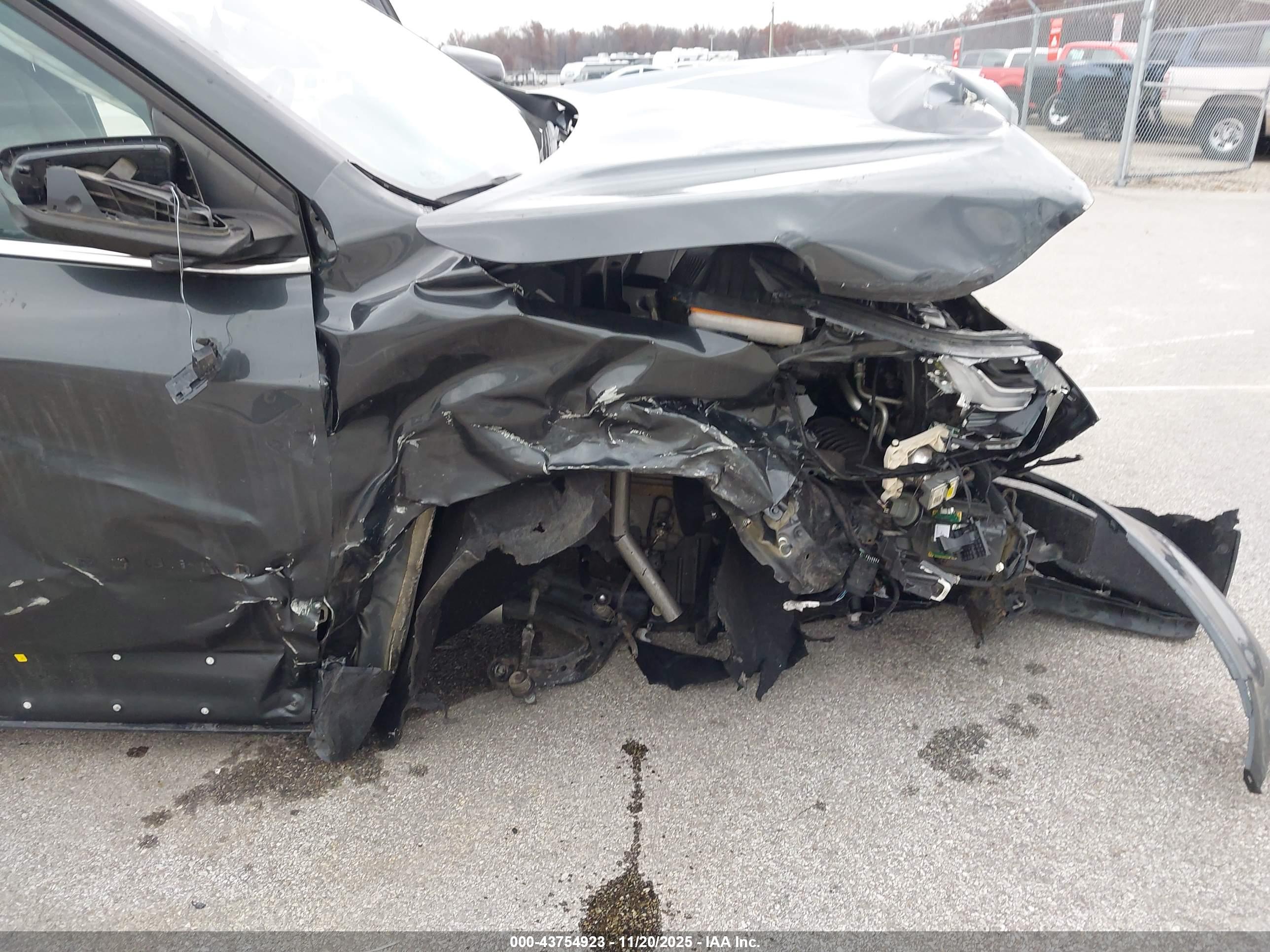 CHEVROLET EQUINOX image 6