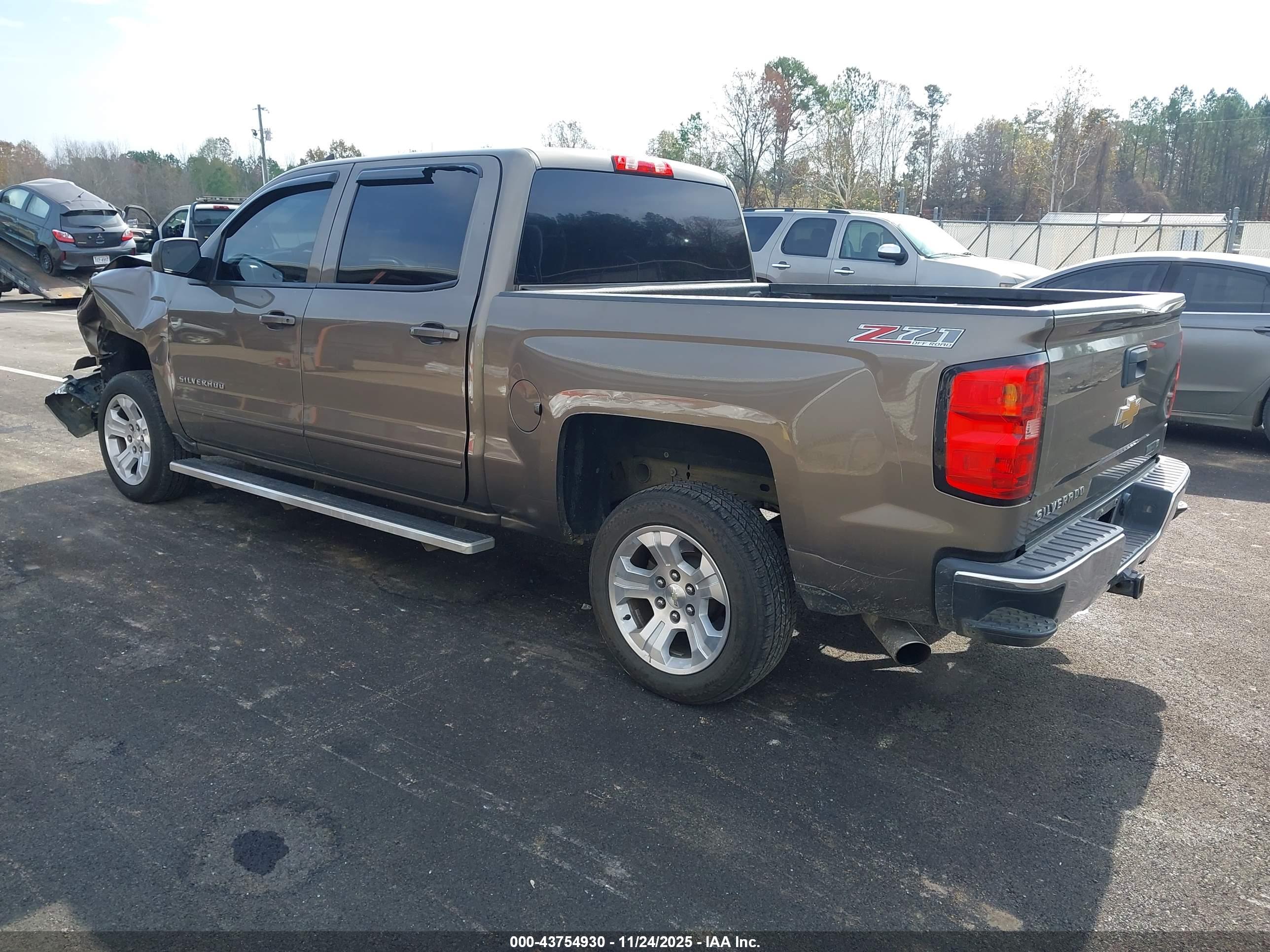 CHEVROLET SILVERADO image 3