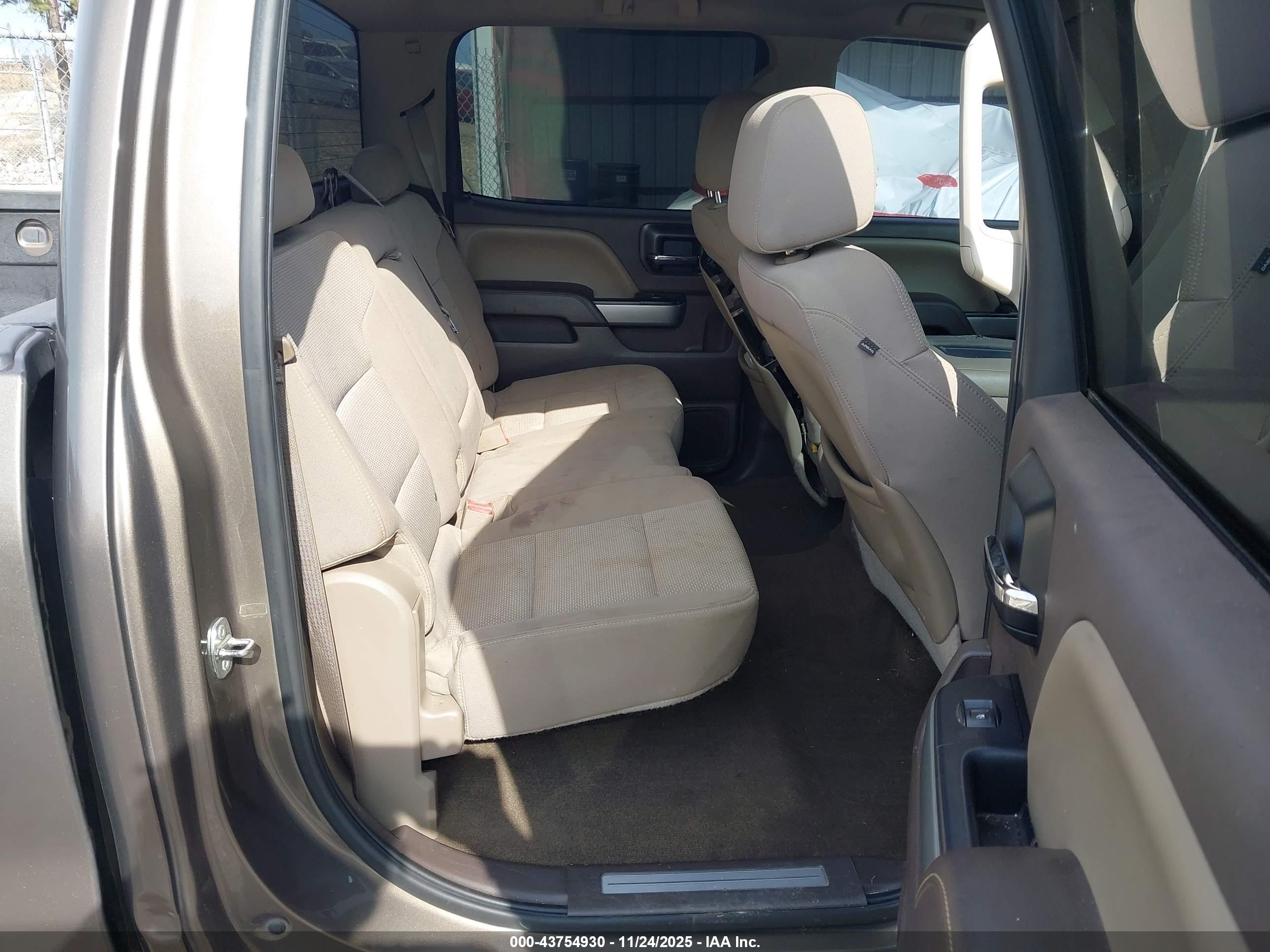 CHEVROLET SILVERADO image 8