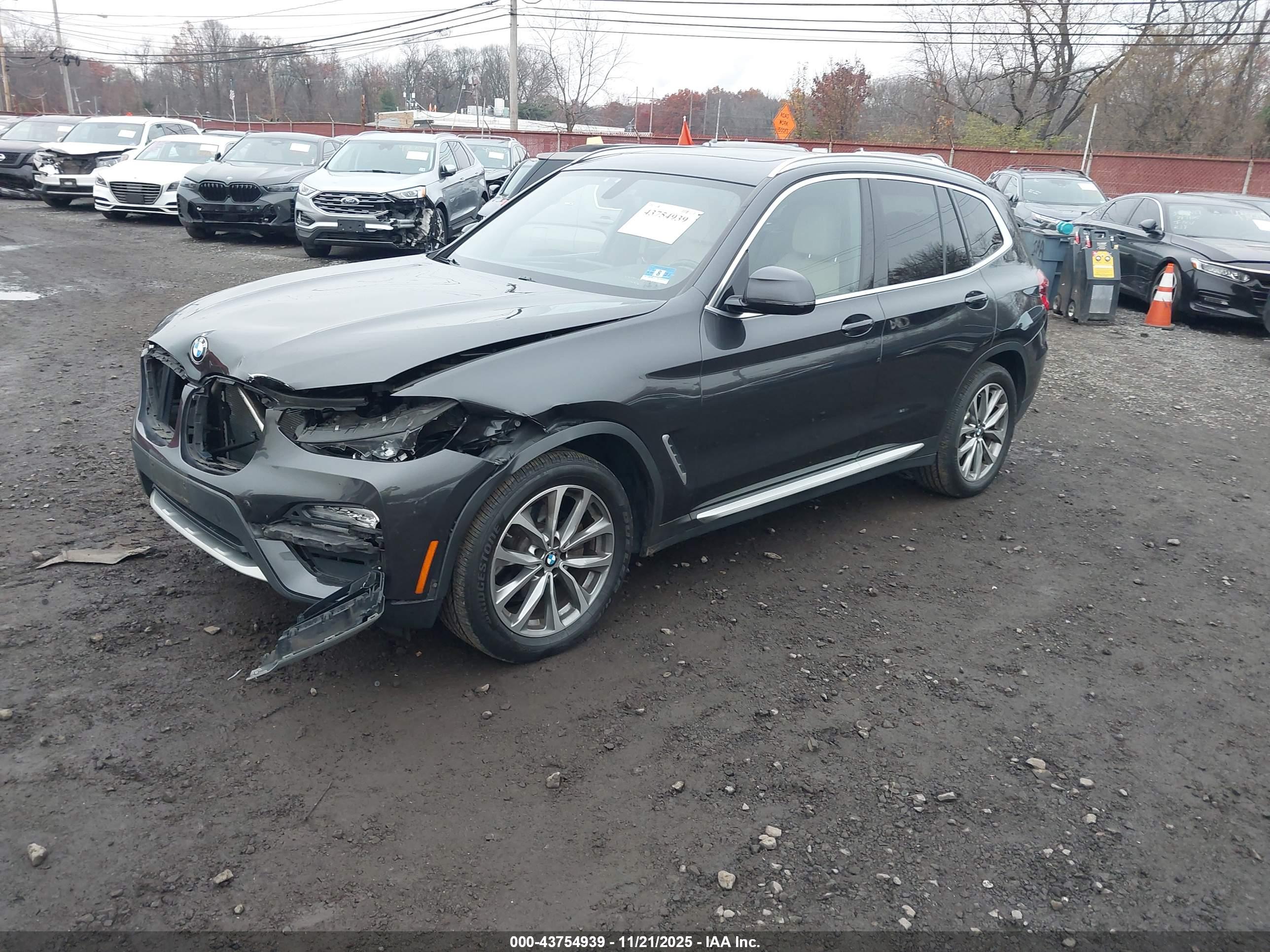 BMW X3 image 2