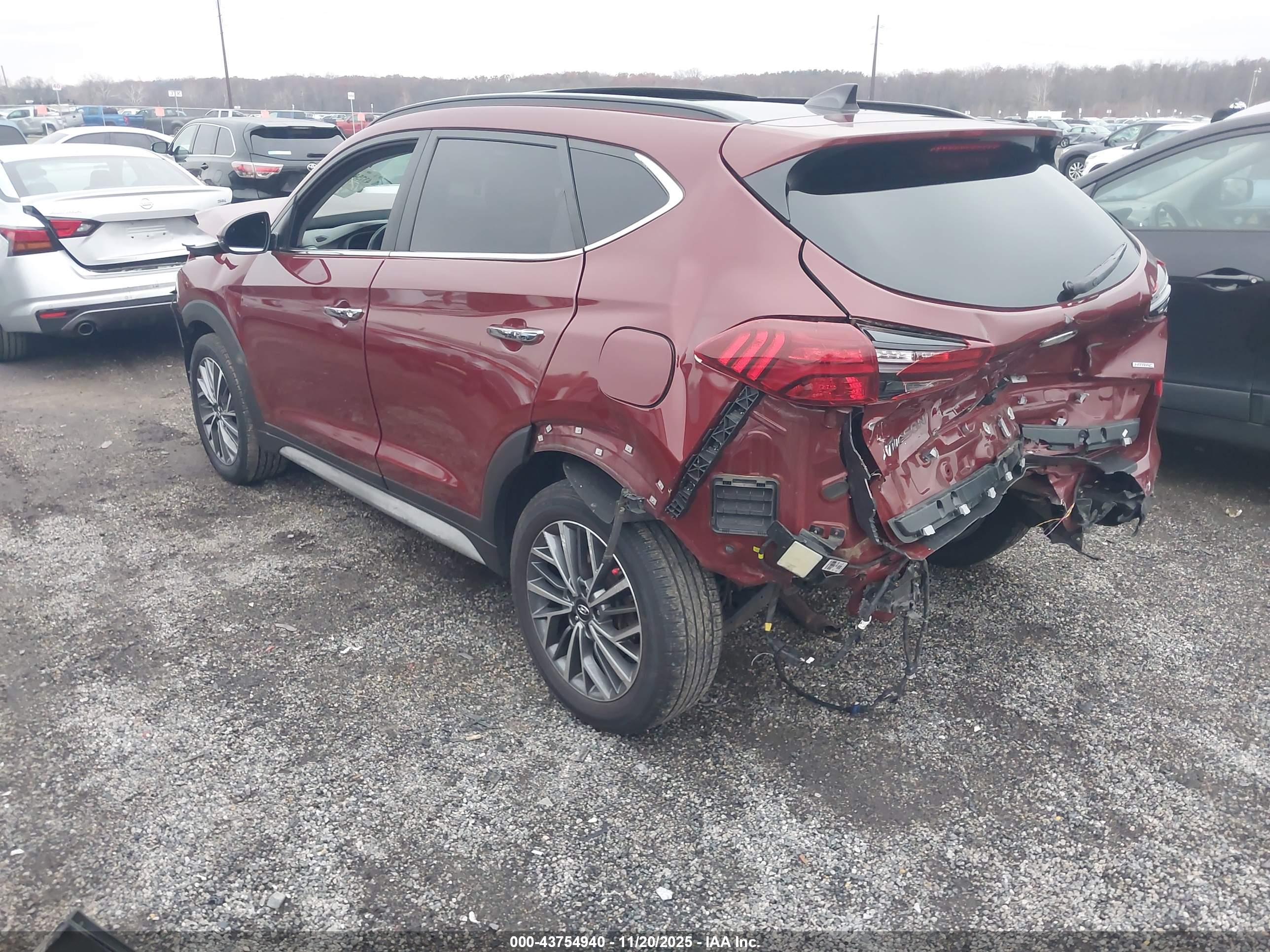 HYUNDAI TUCSON image 3