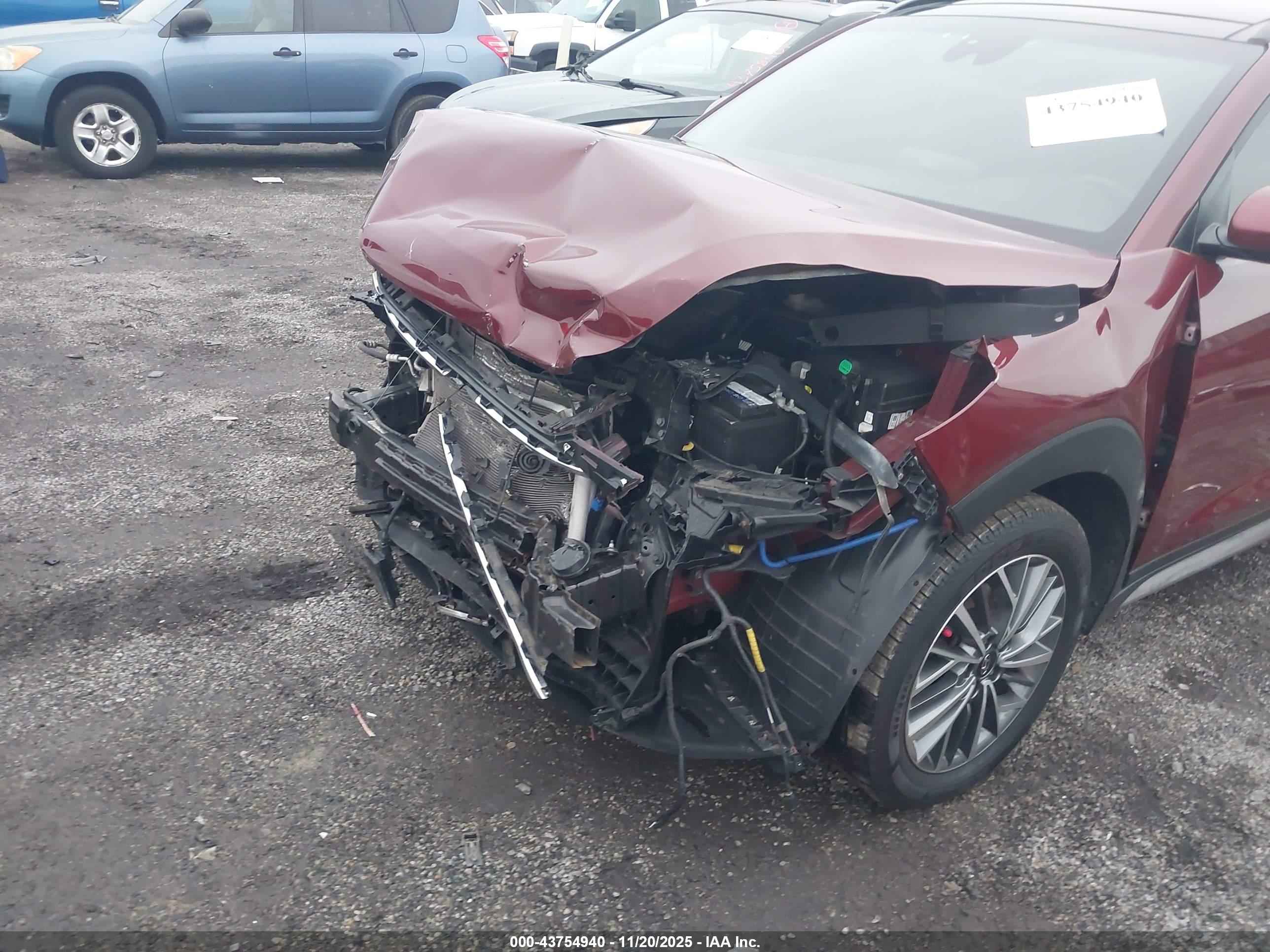 HYUNDAI TUCSON image 6