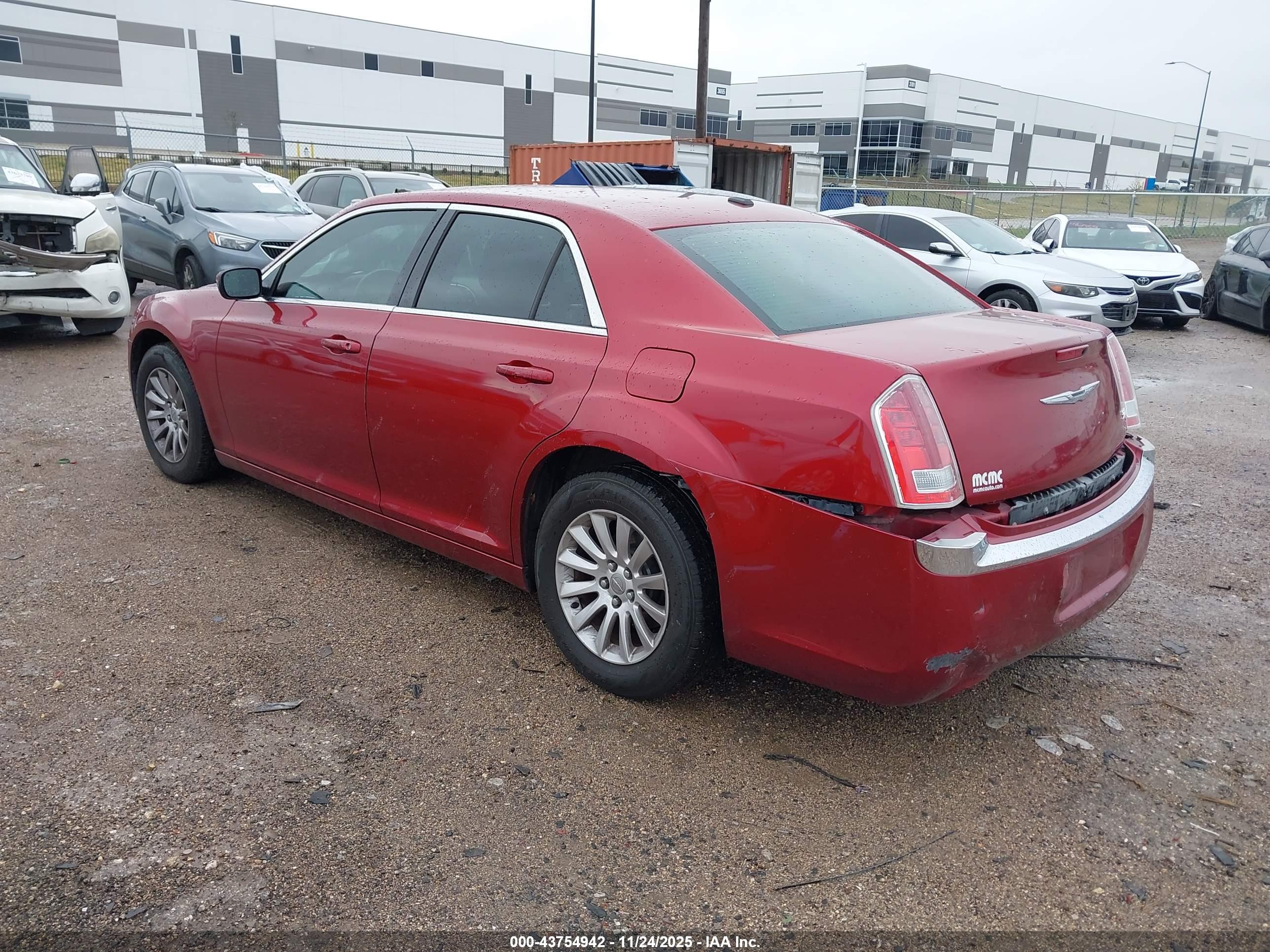 CHRYSLER 300 image 3