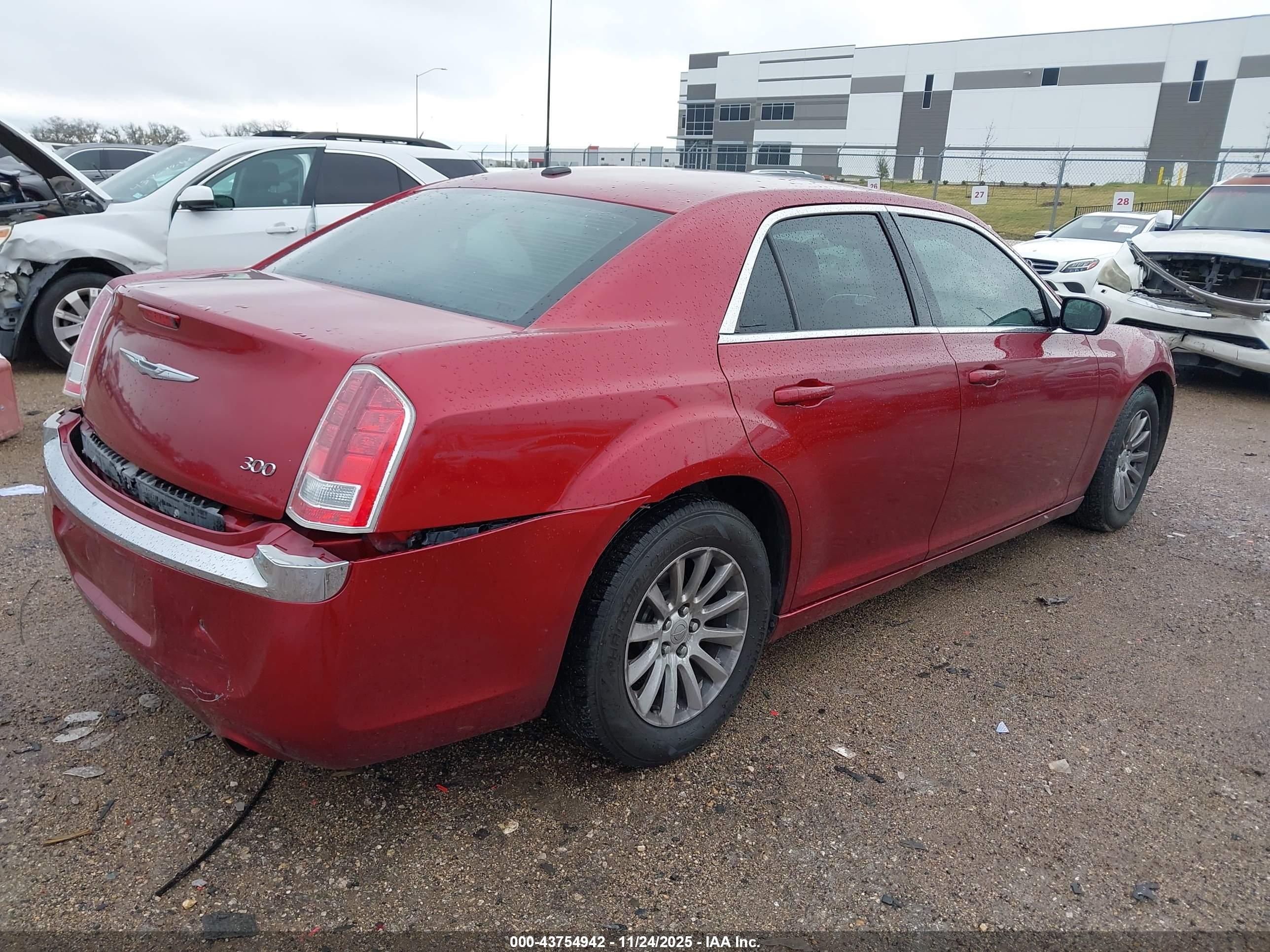 CHRYSLER 300 image 4