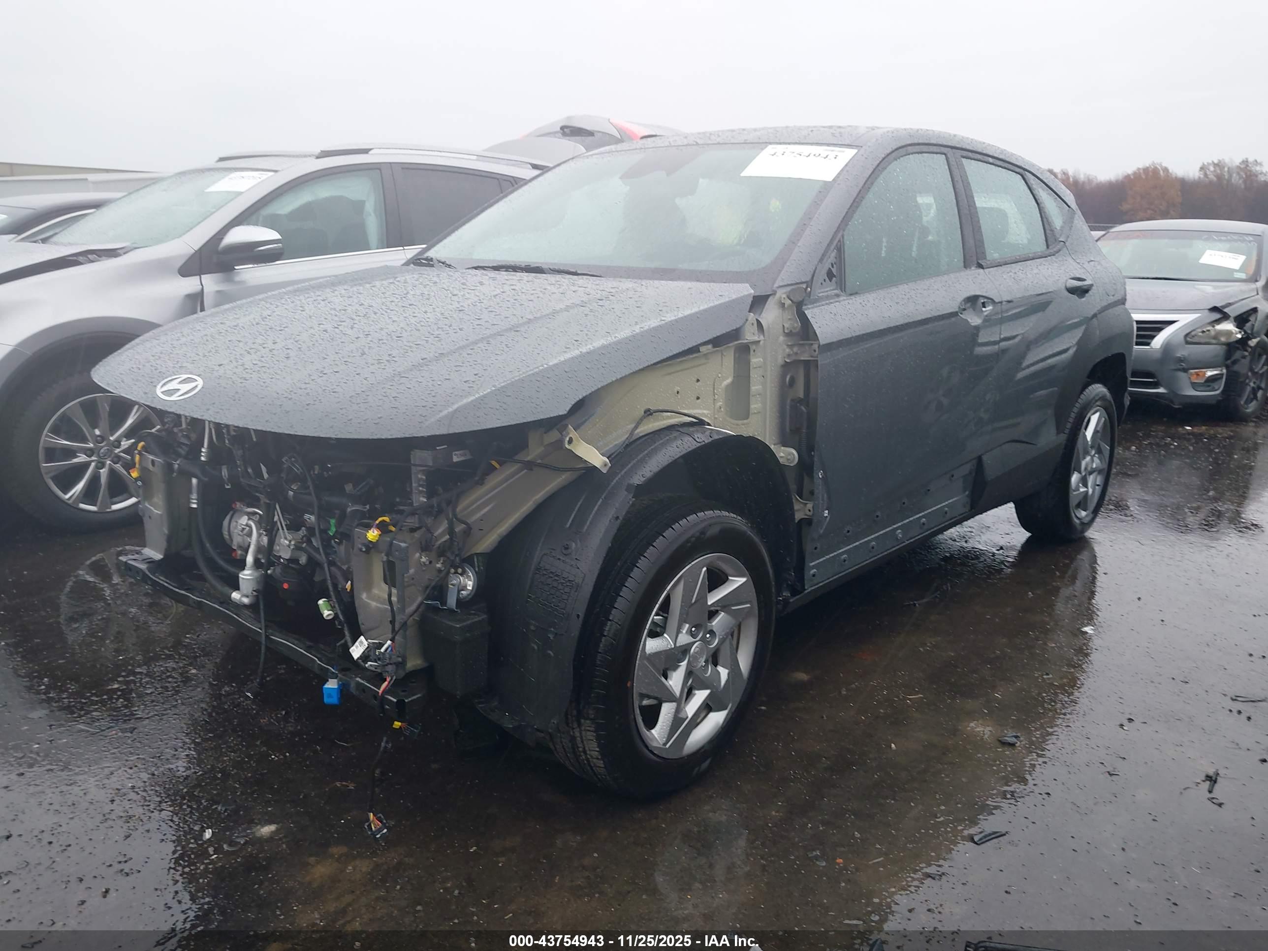 HYUNDAI KONA image 2