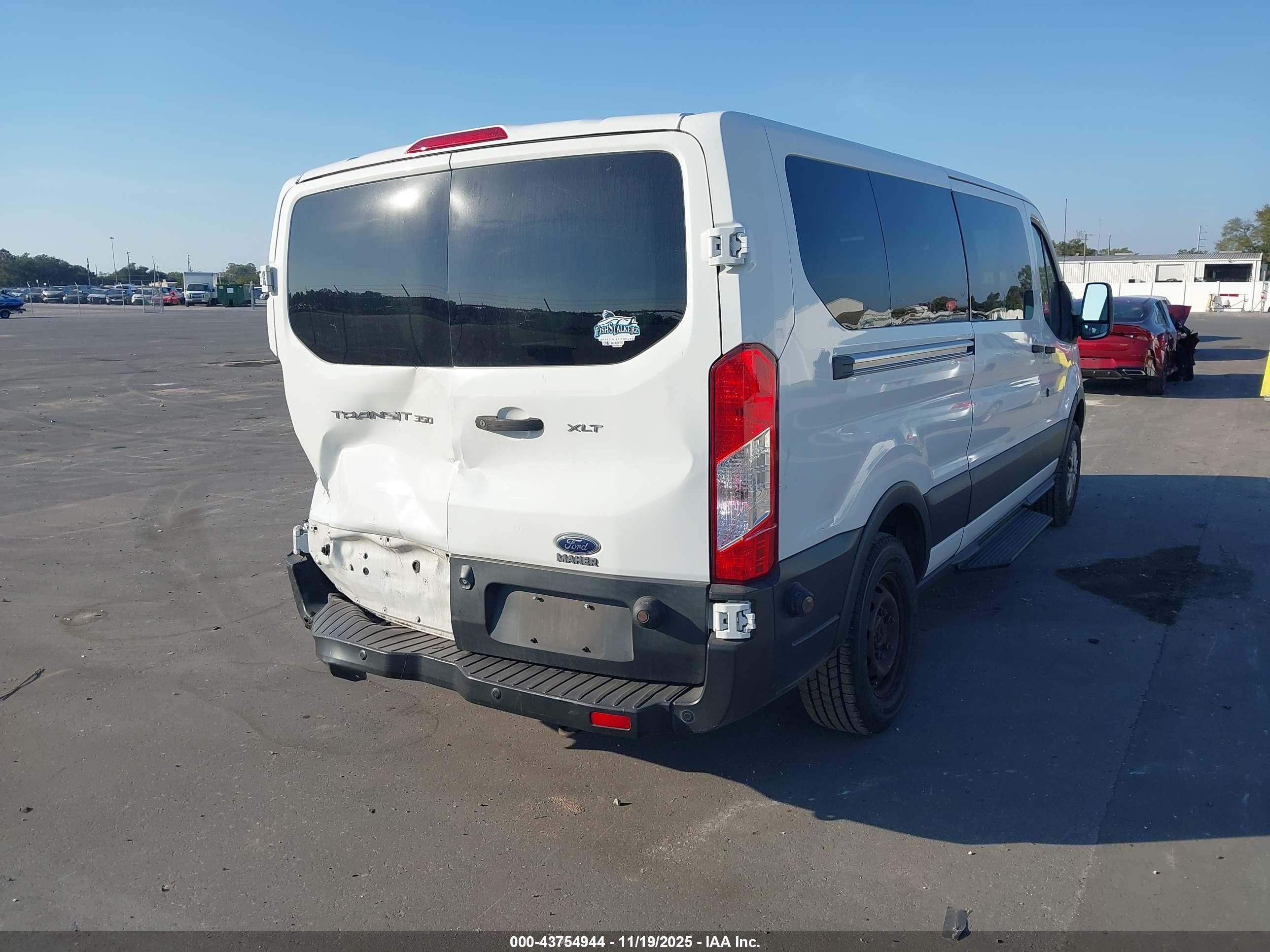 FORD TRANSIT-350 image 4