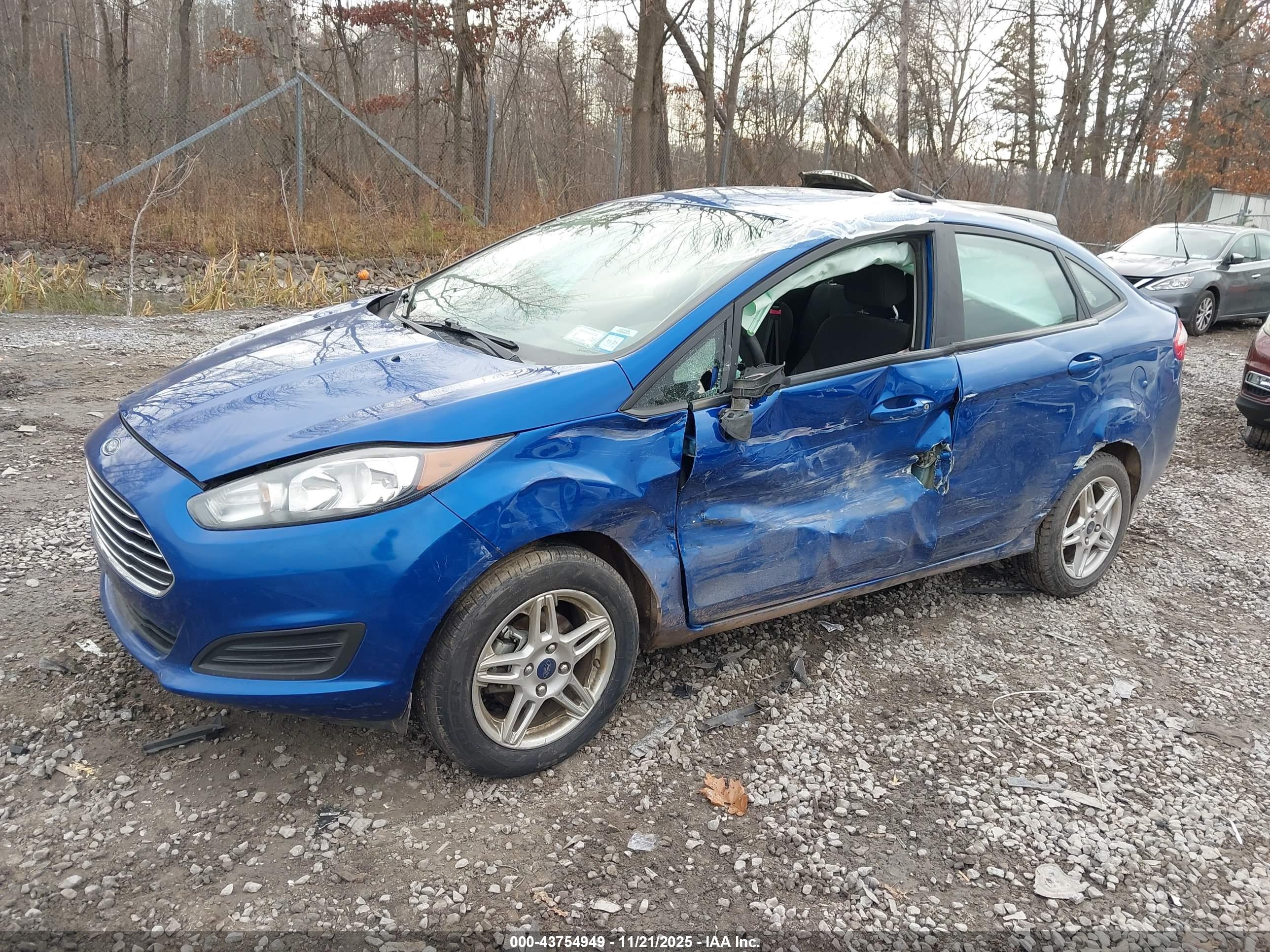 FORD FIESTA image 6
