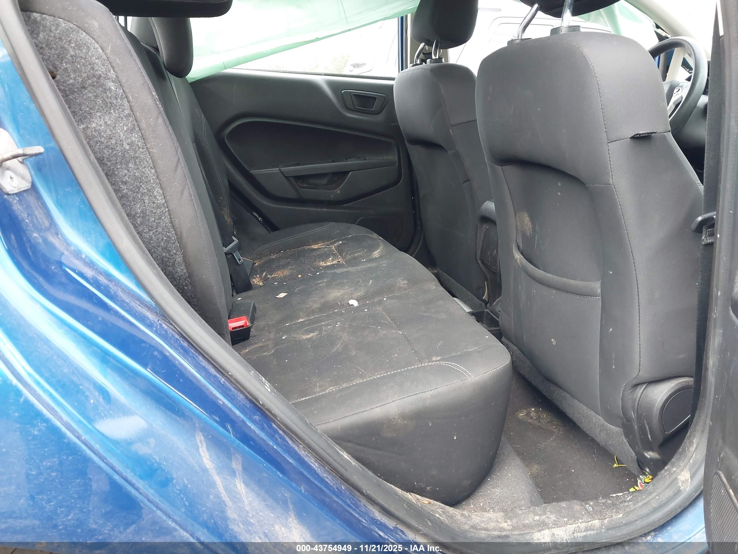 FORD FIESTA image 8