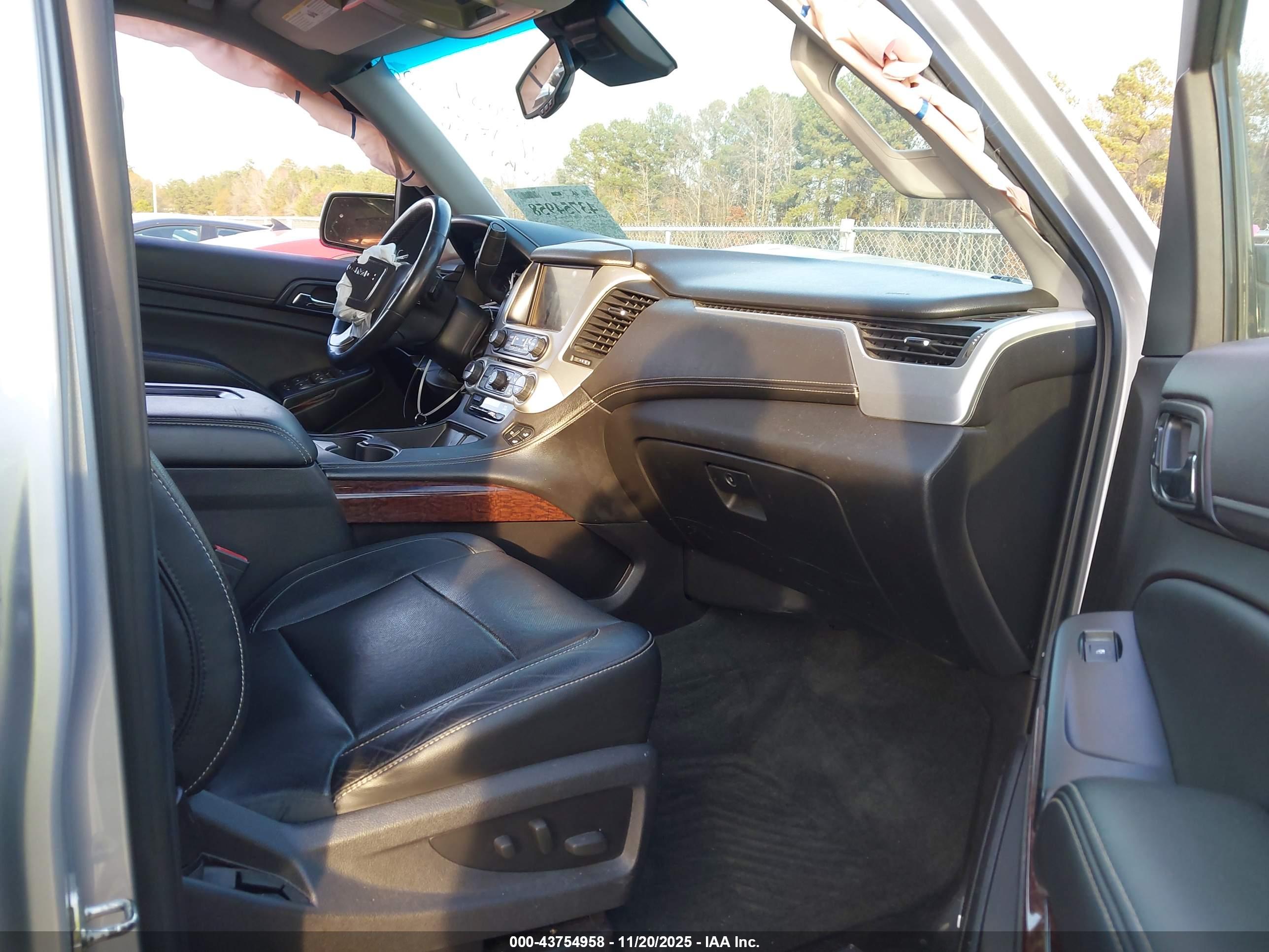 GMC YUKON image 5