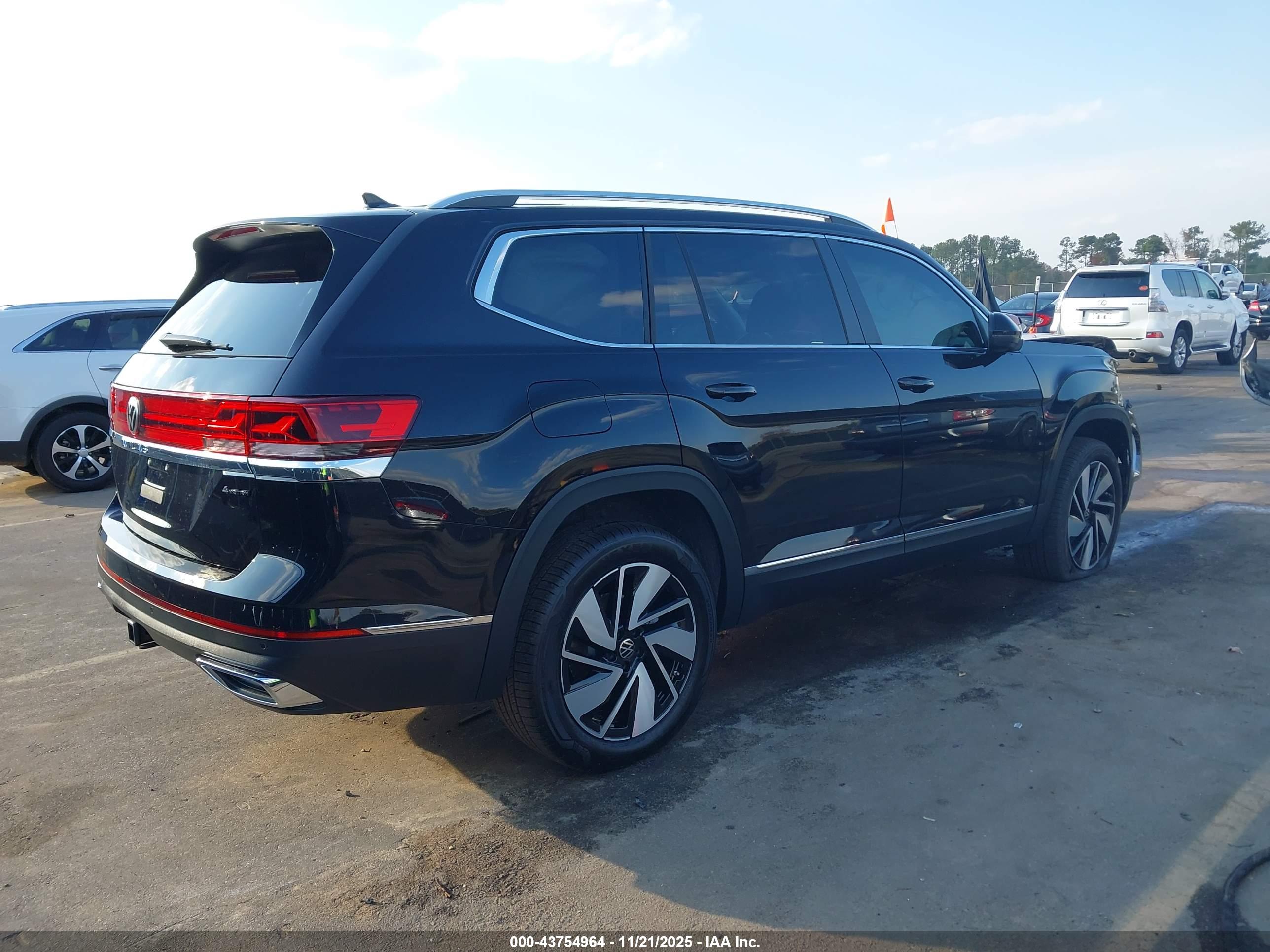 VOLKSWAGEN ATLAS image 4