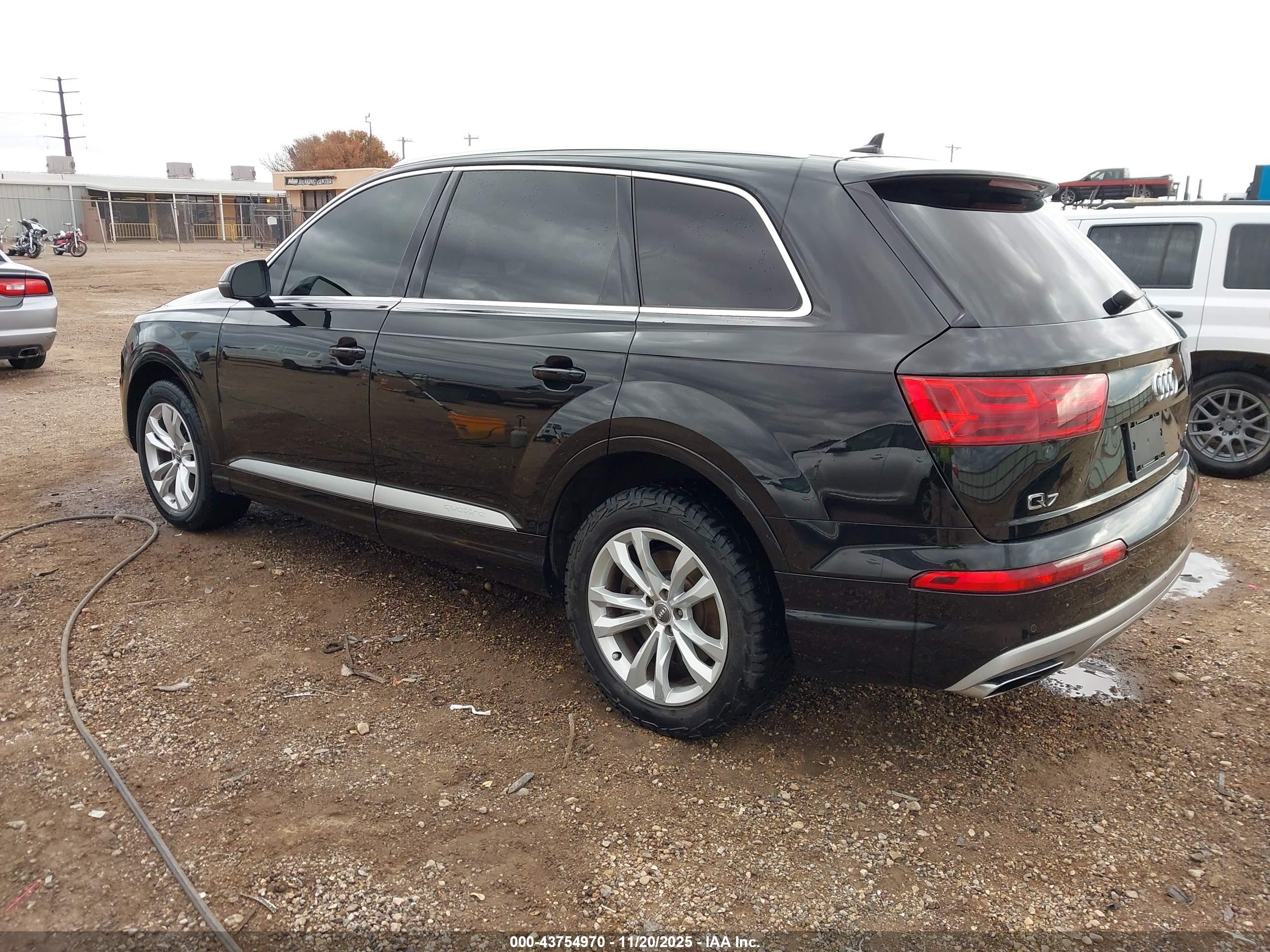 AUDI Q7 image 3