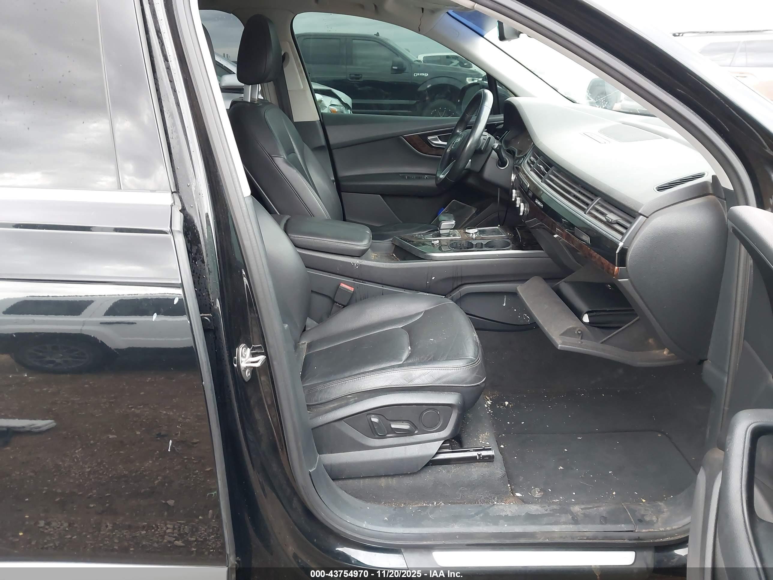 AUDI Q7 image 5