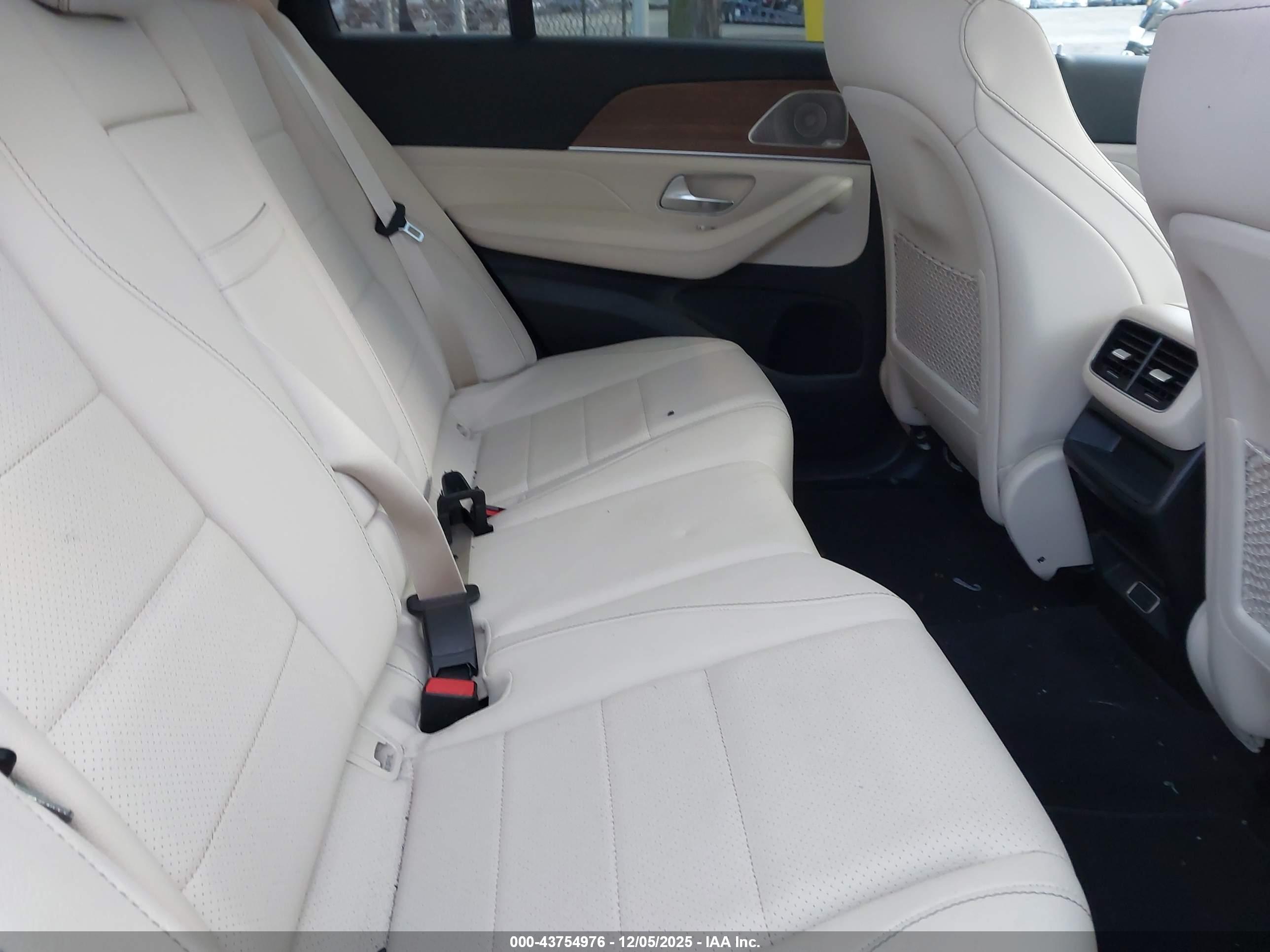 MERCEDES-BENZ GLE image 8