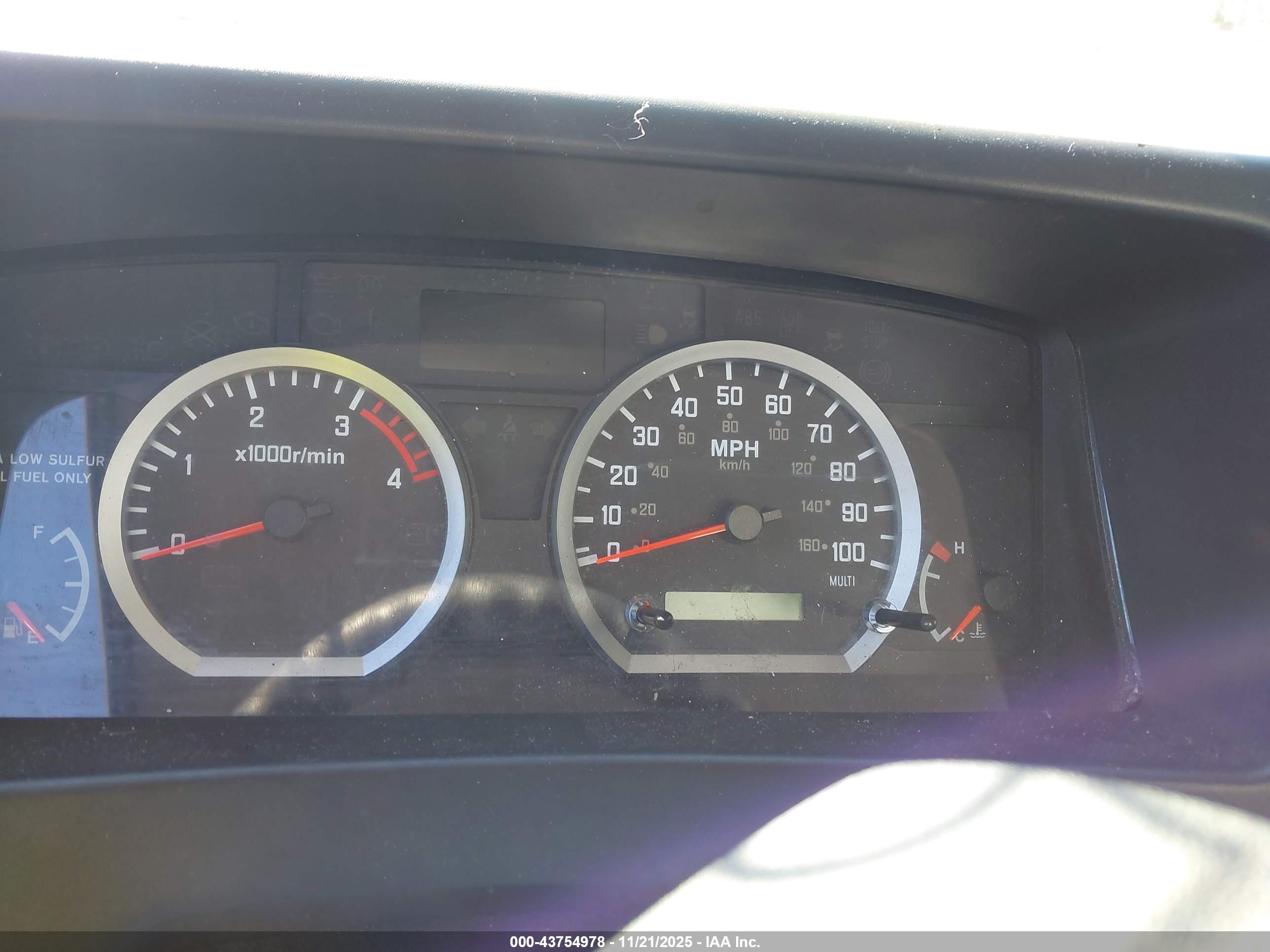 ISUZU NPR image 6