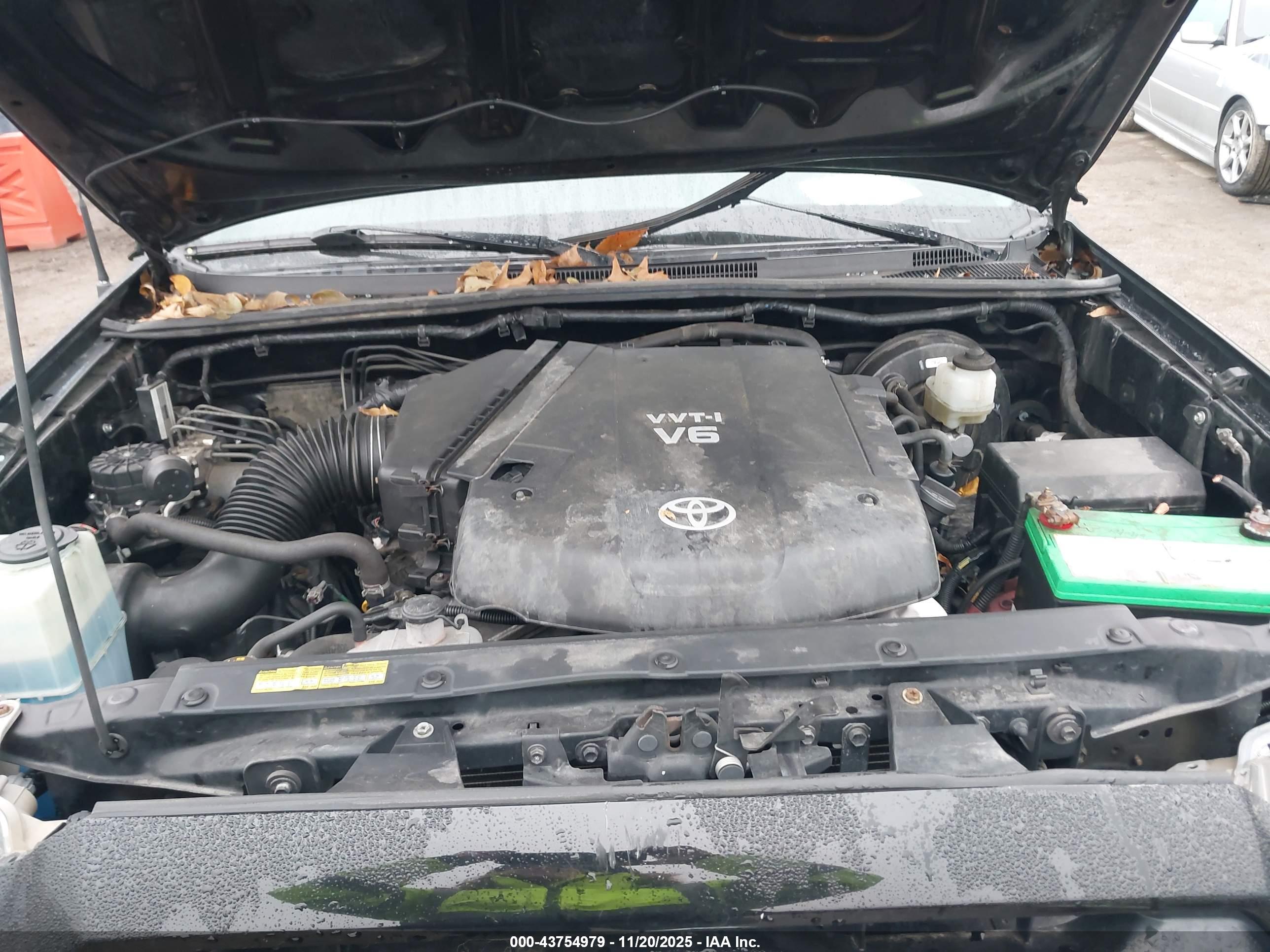 TOYOTA TACOMA image 10
