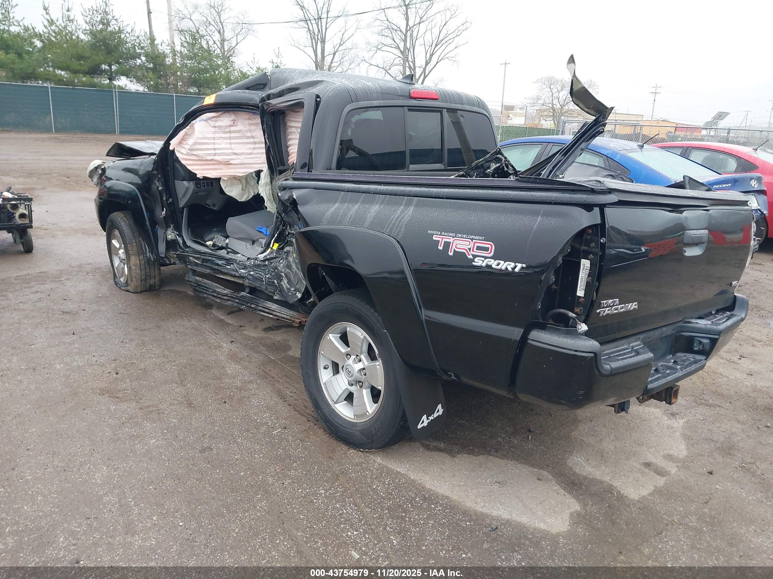 TOYOTA TACOMA image 3