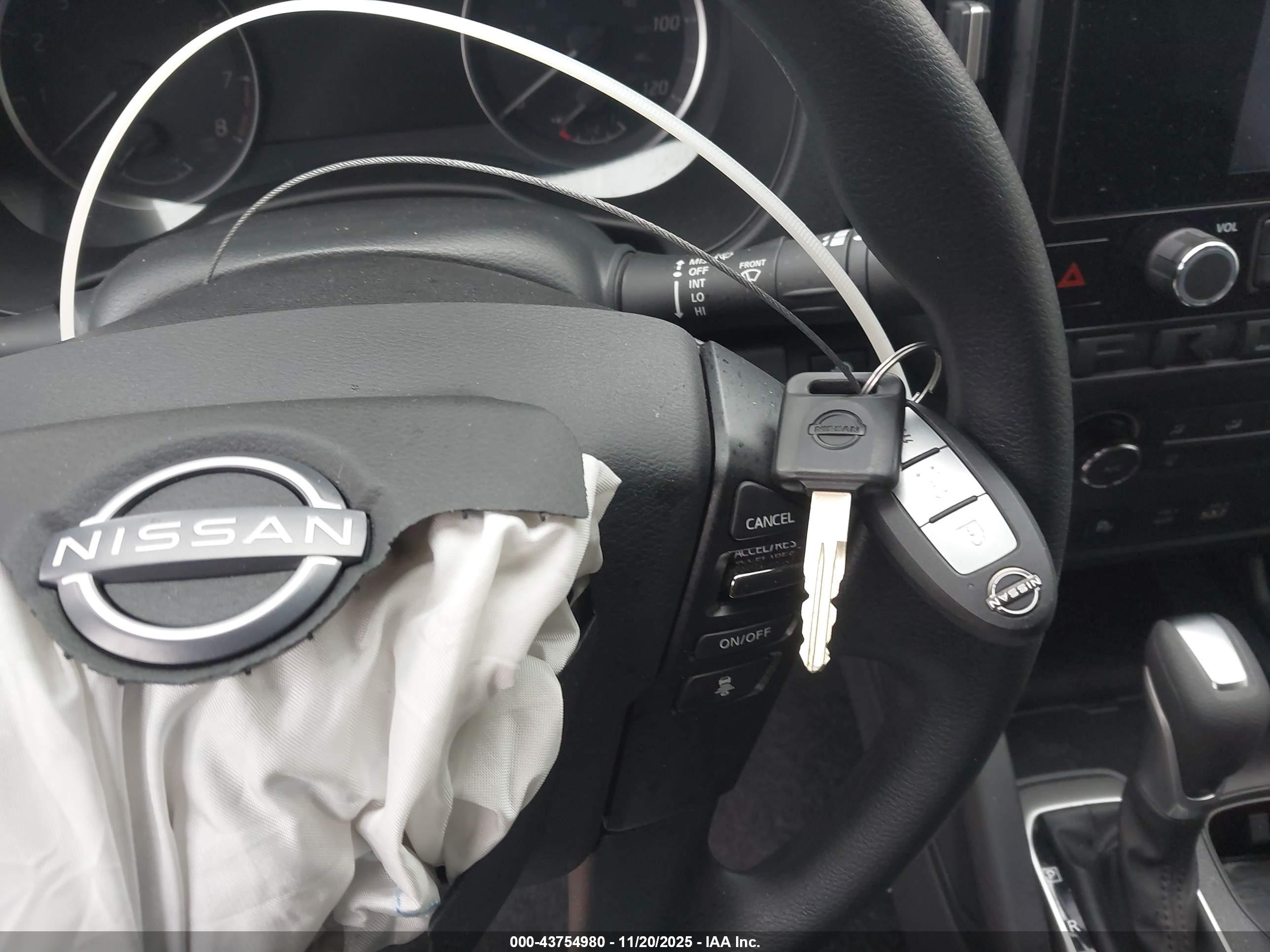 NISSAN FRONTIER image 11