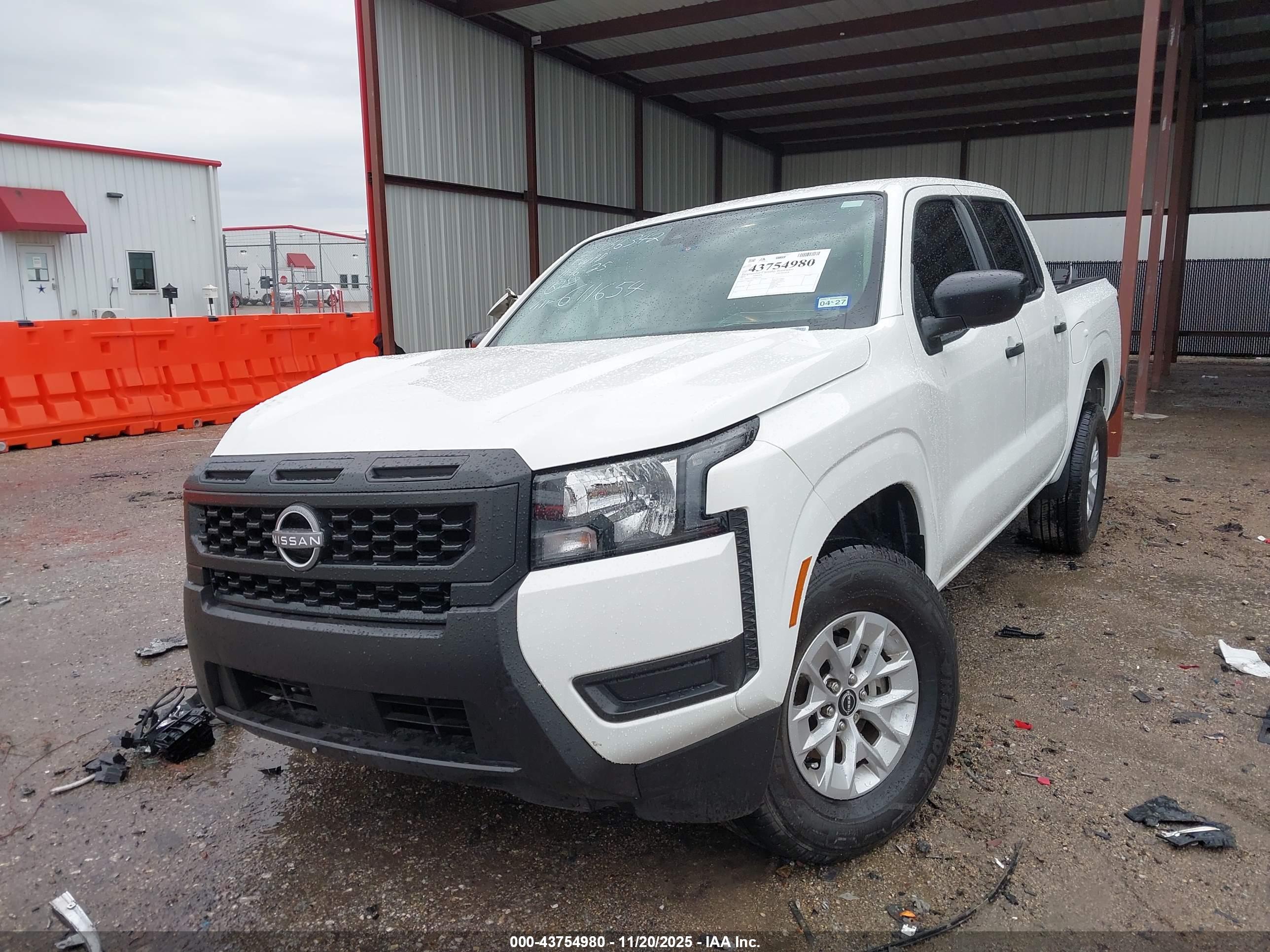NISSAN FRONTIER image 2