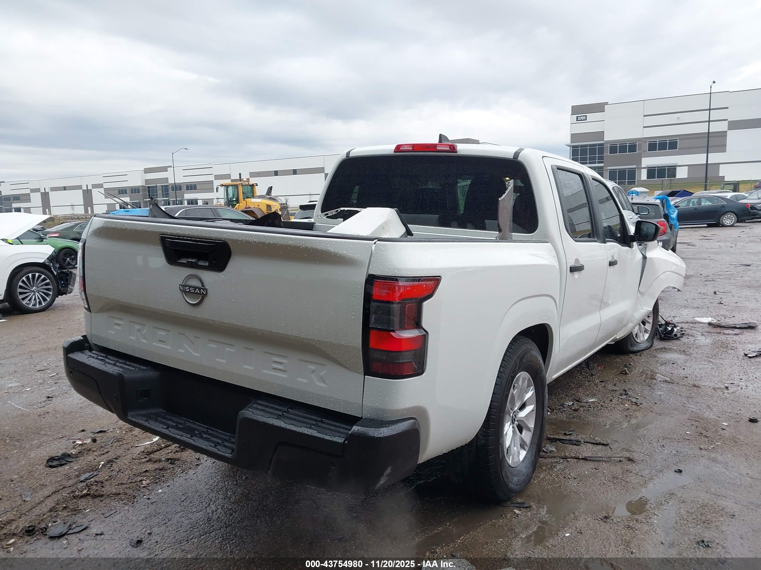 NISSAN FRONTIER image 4