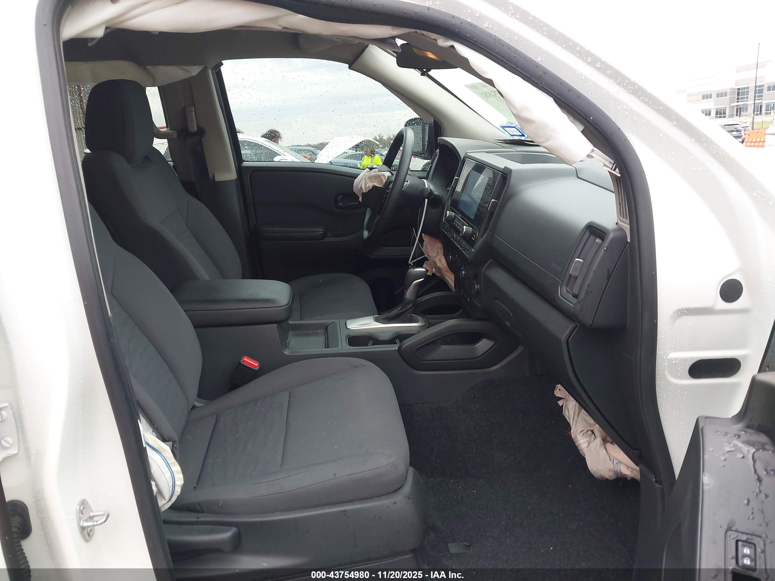 NISSAN FRONTIER image 5