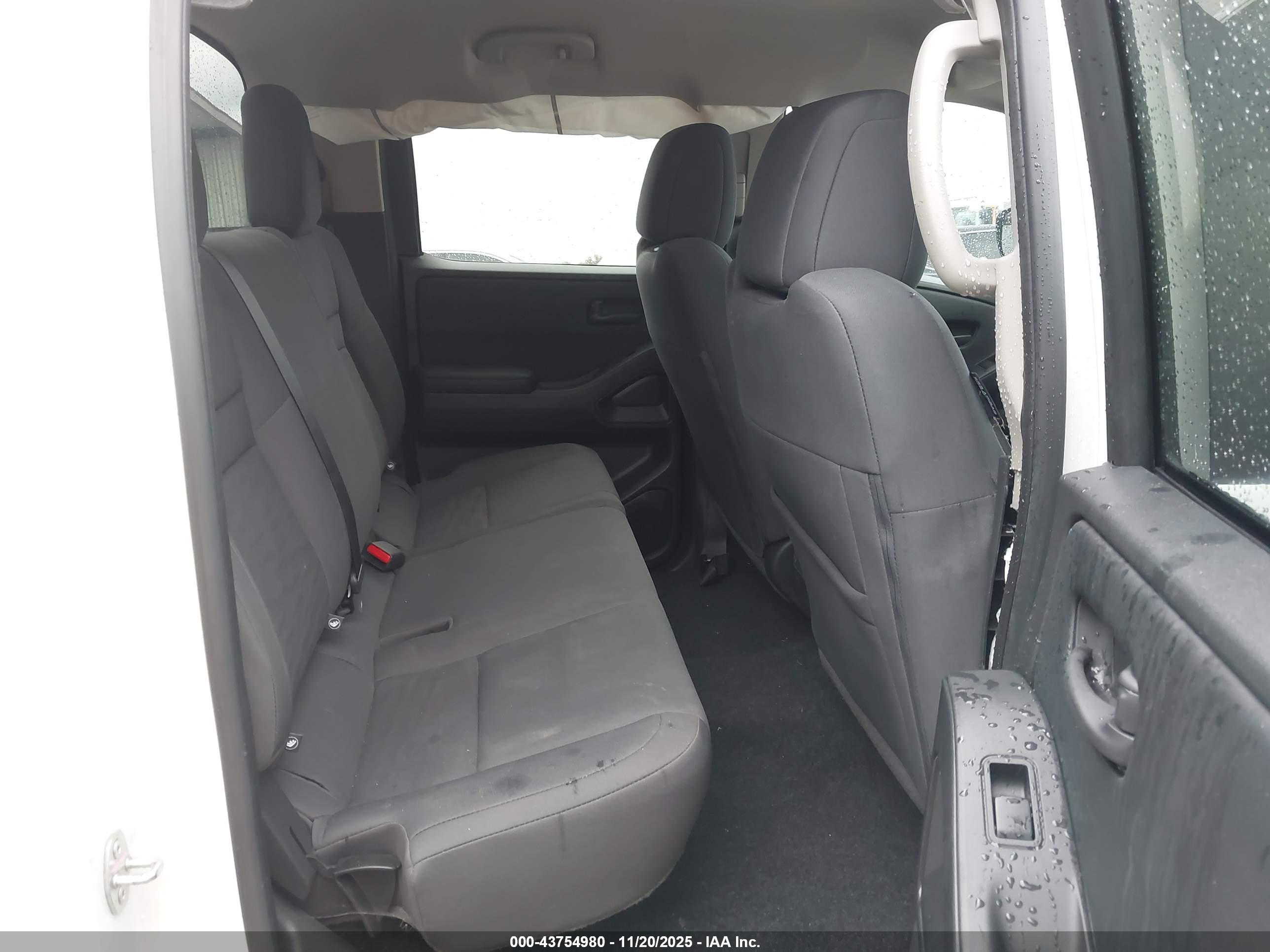 NISSAN FRONTIER image 8