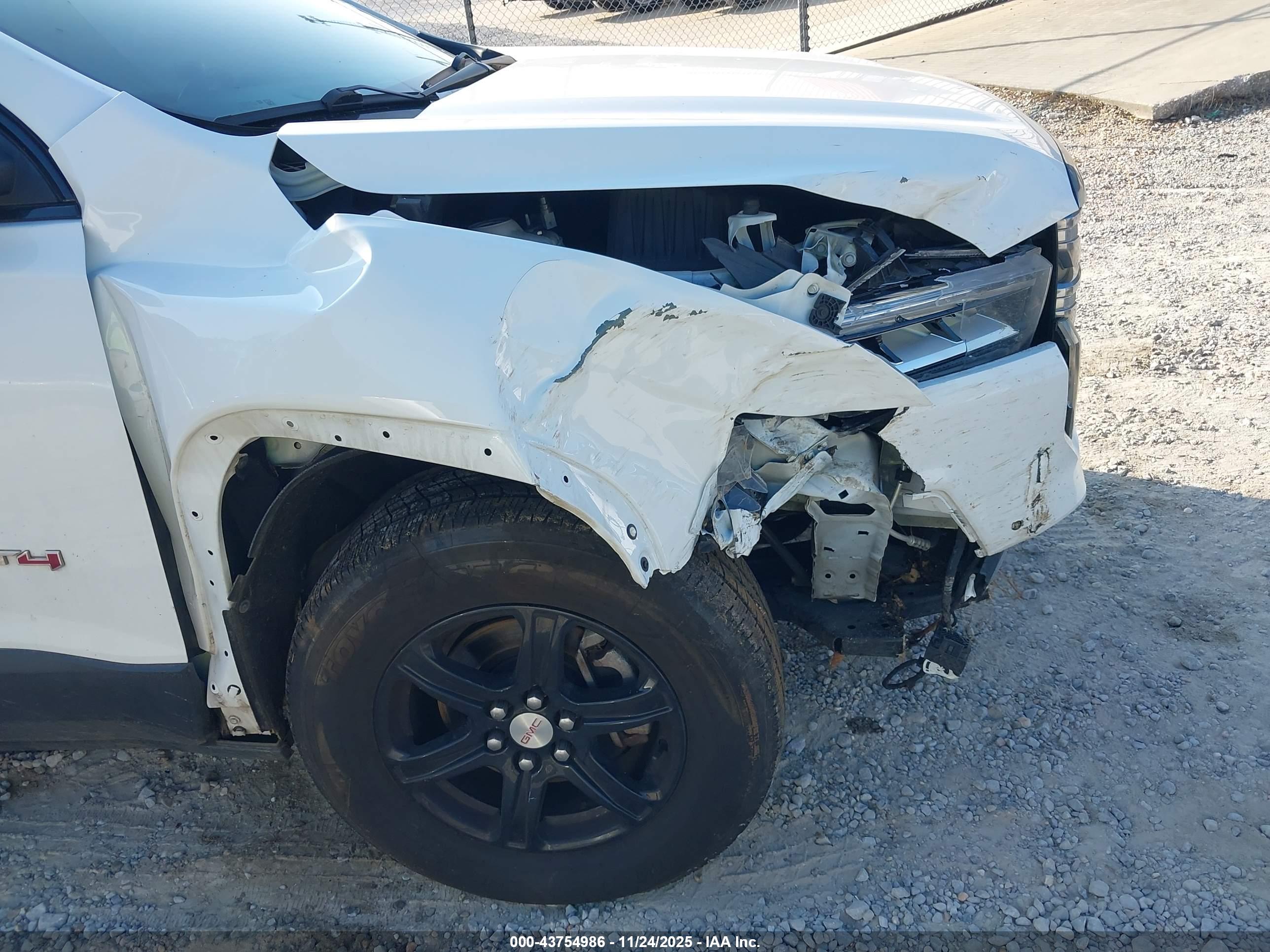 GMC ACADIA image 6