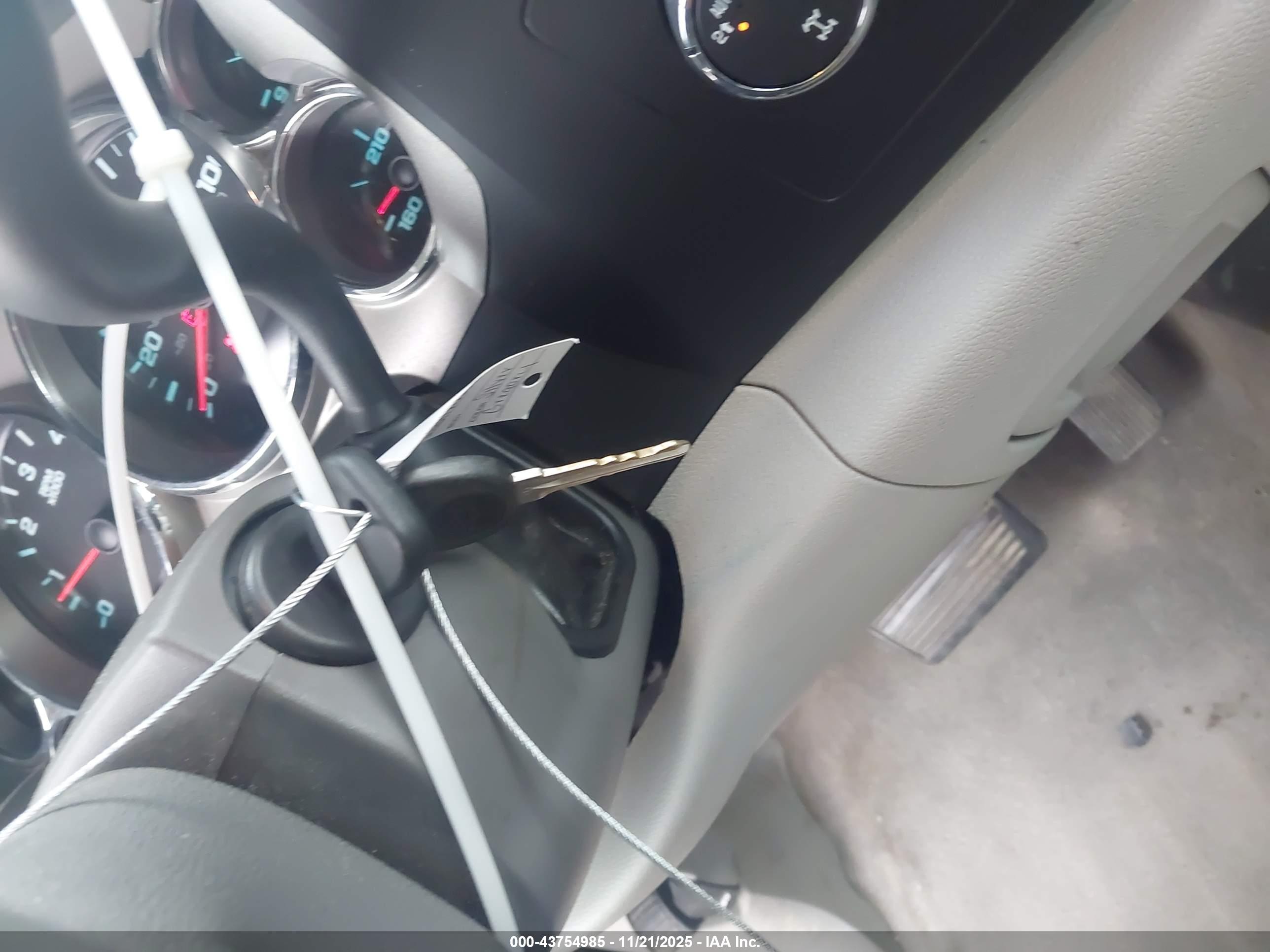 CHEVROLET SILVERADO image 11