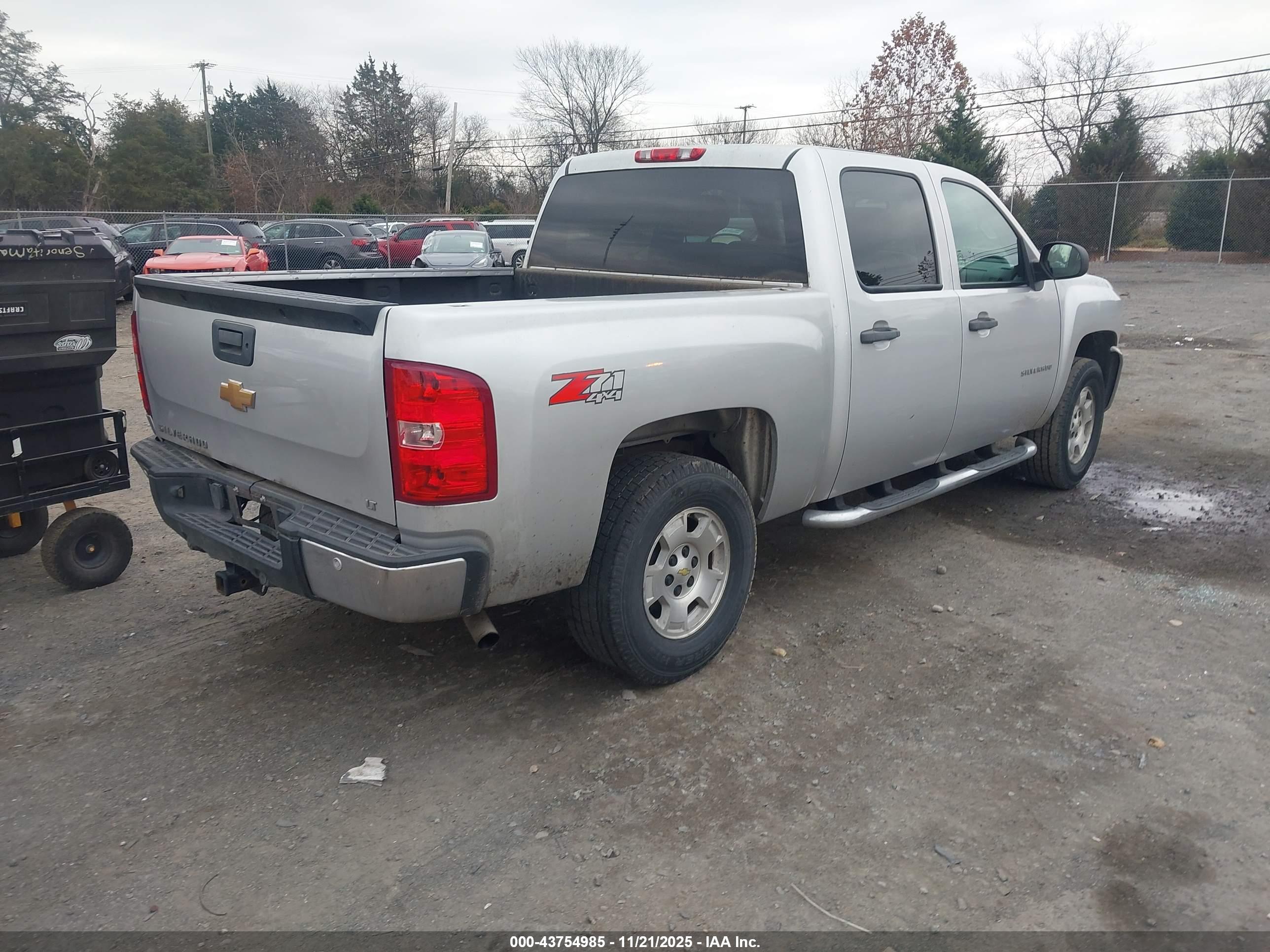 CHEVROLET SILVERADO image 4