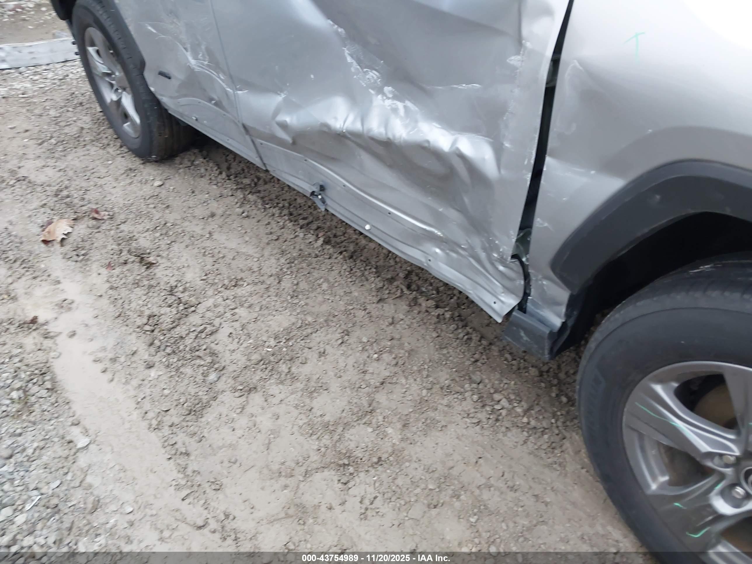 TOYOTA RAV4 image 6
