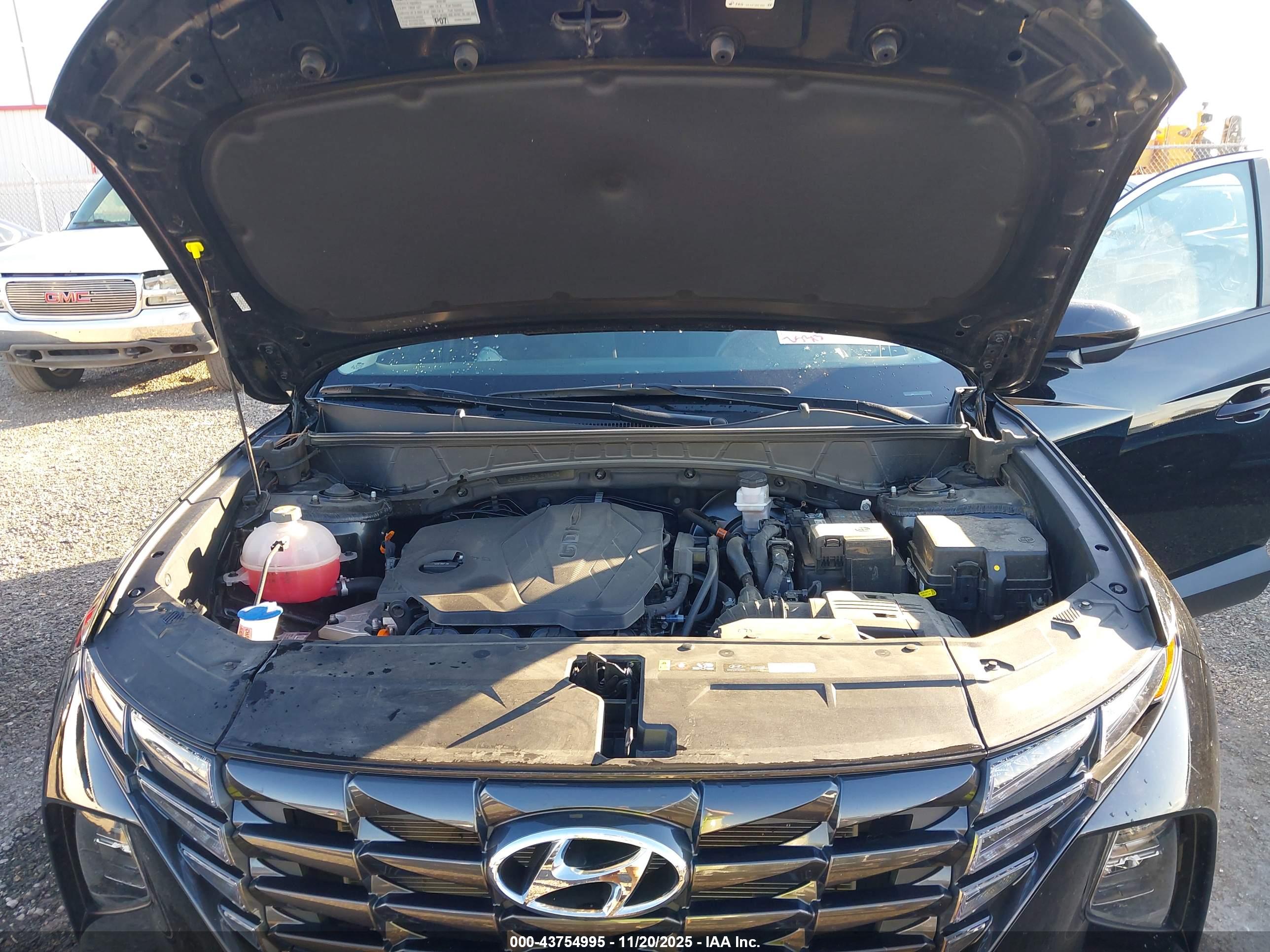 HYUNDAI TUCSON image 10