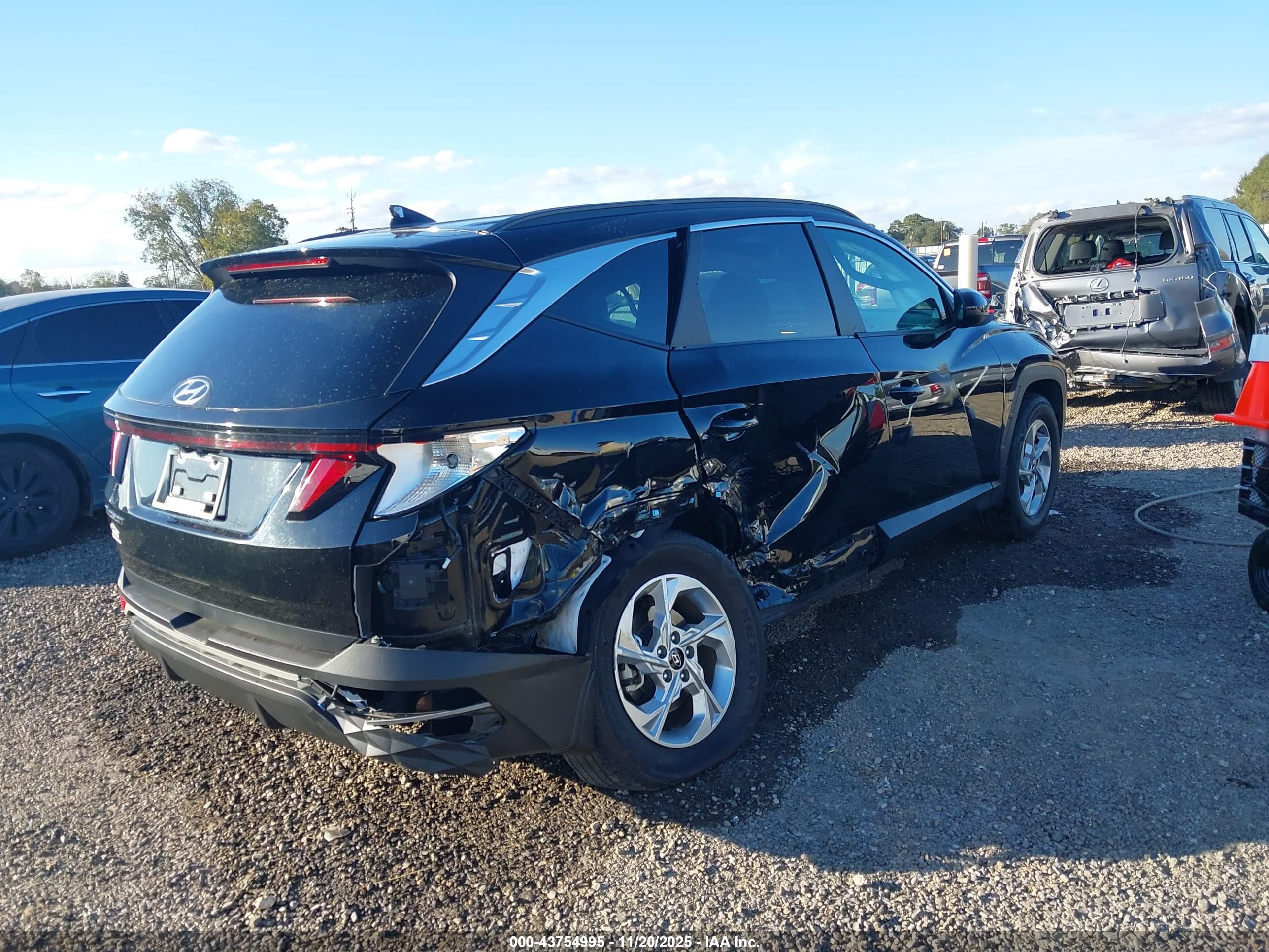 HYUNDAI TUCSON image 4