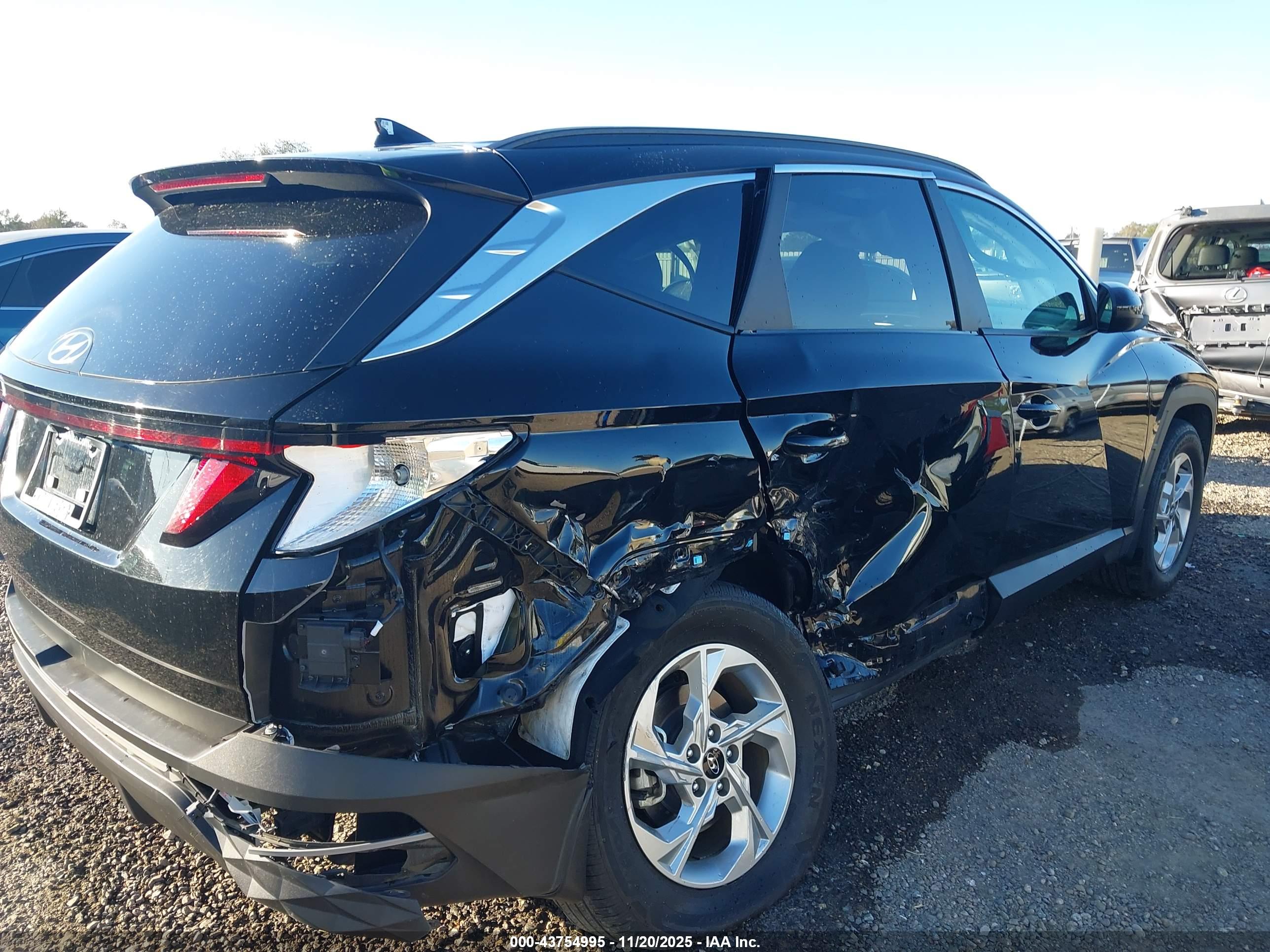 HYUNDAI TUCSON image 6