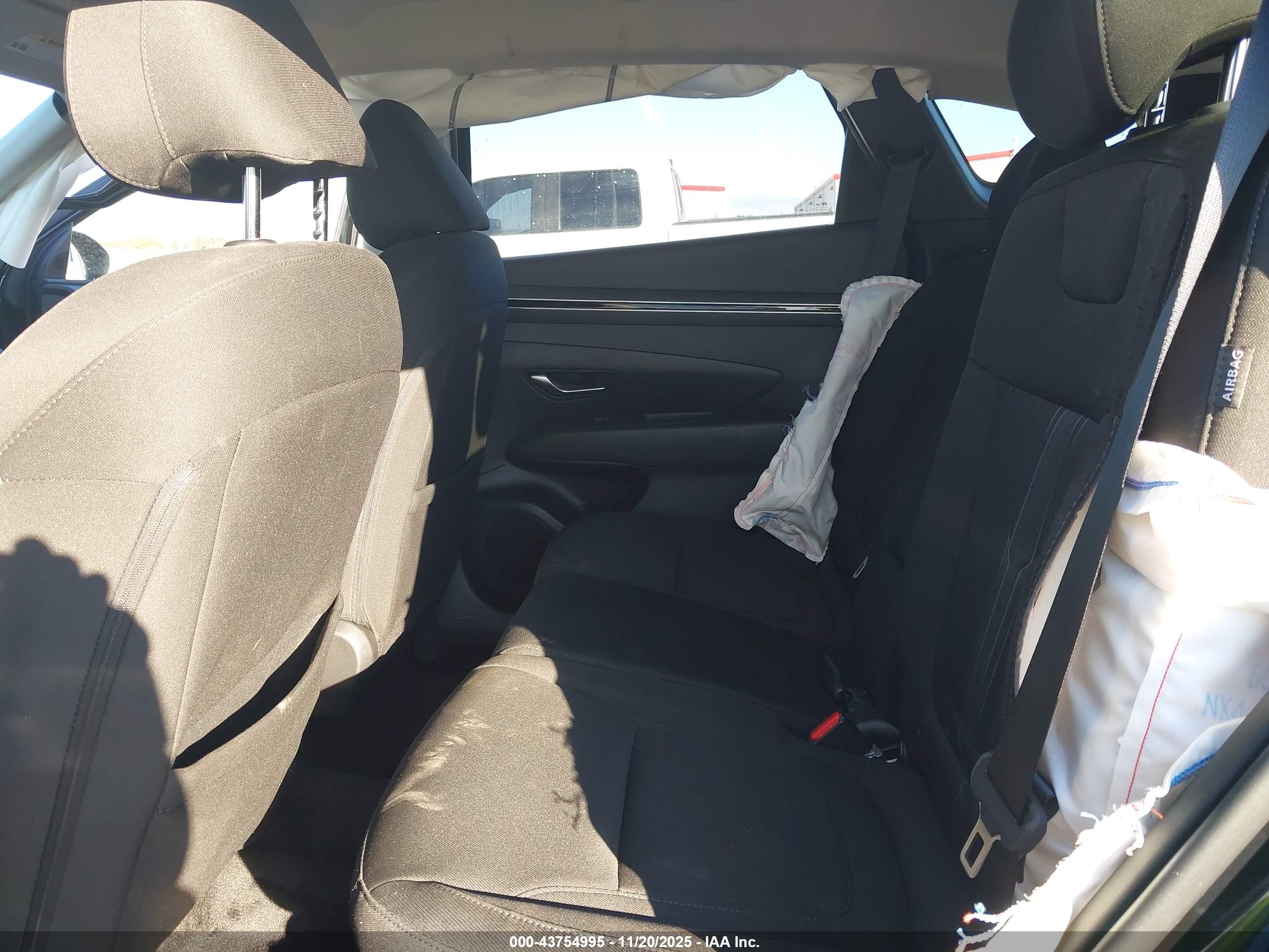 HYUNDAI TUCSON image 8