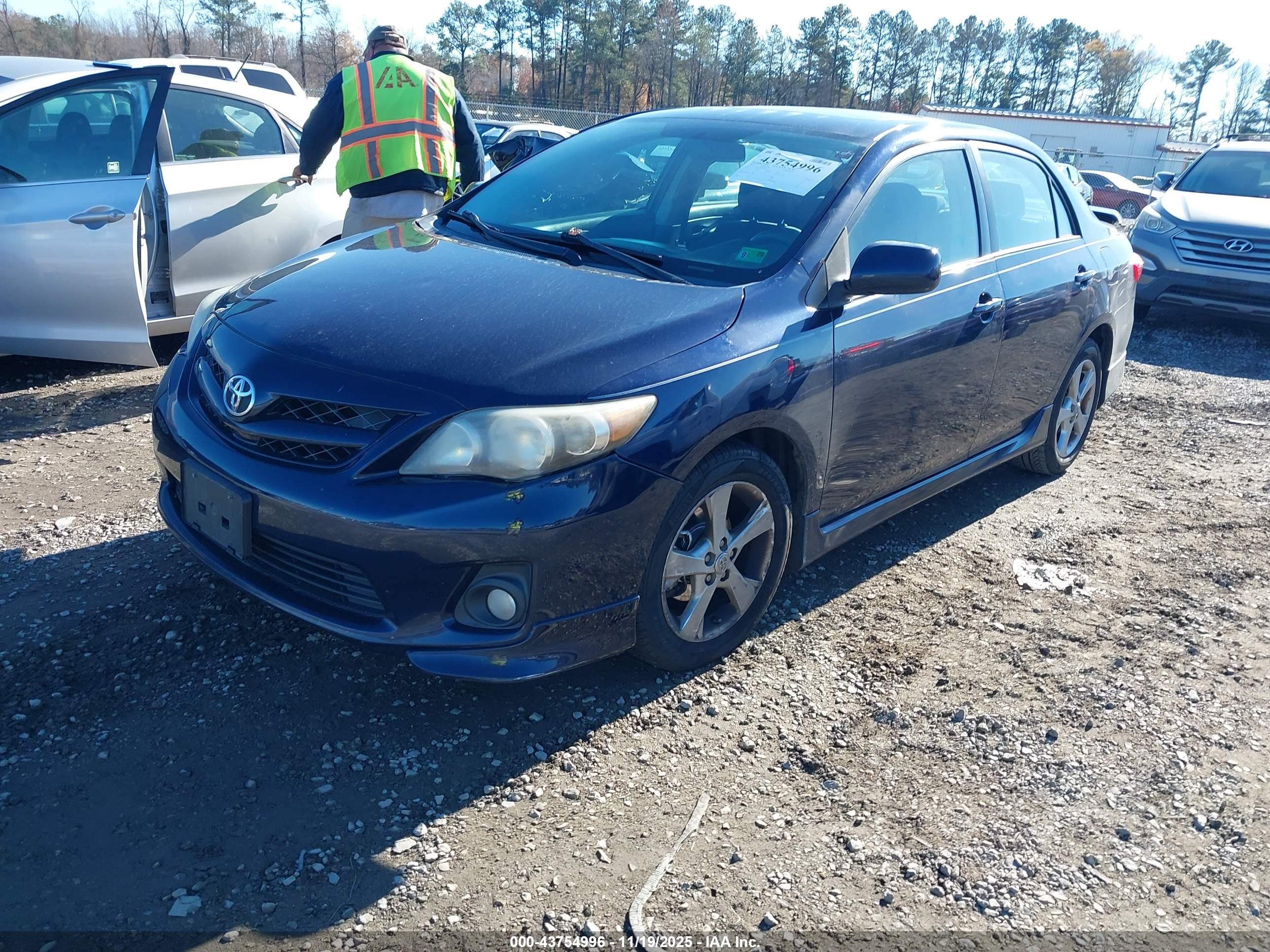 TOYOTA COROLLA image 2