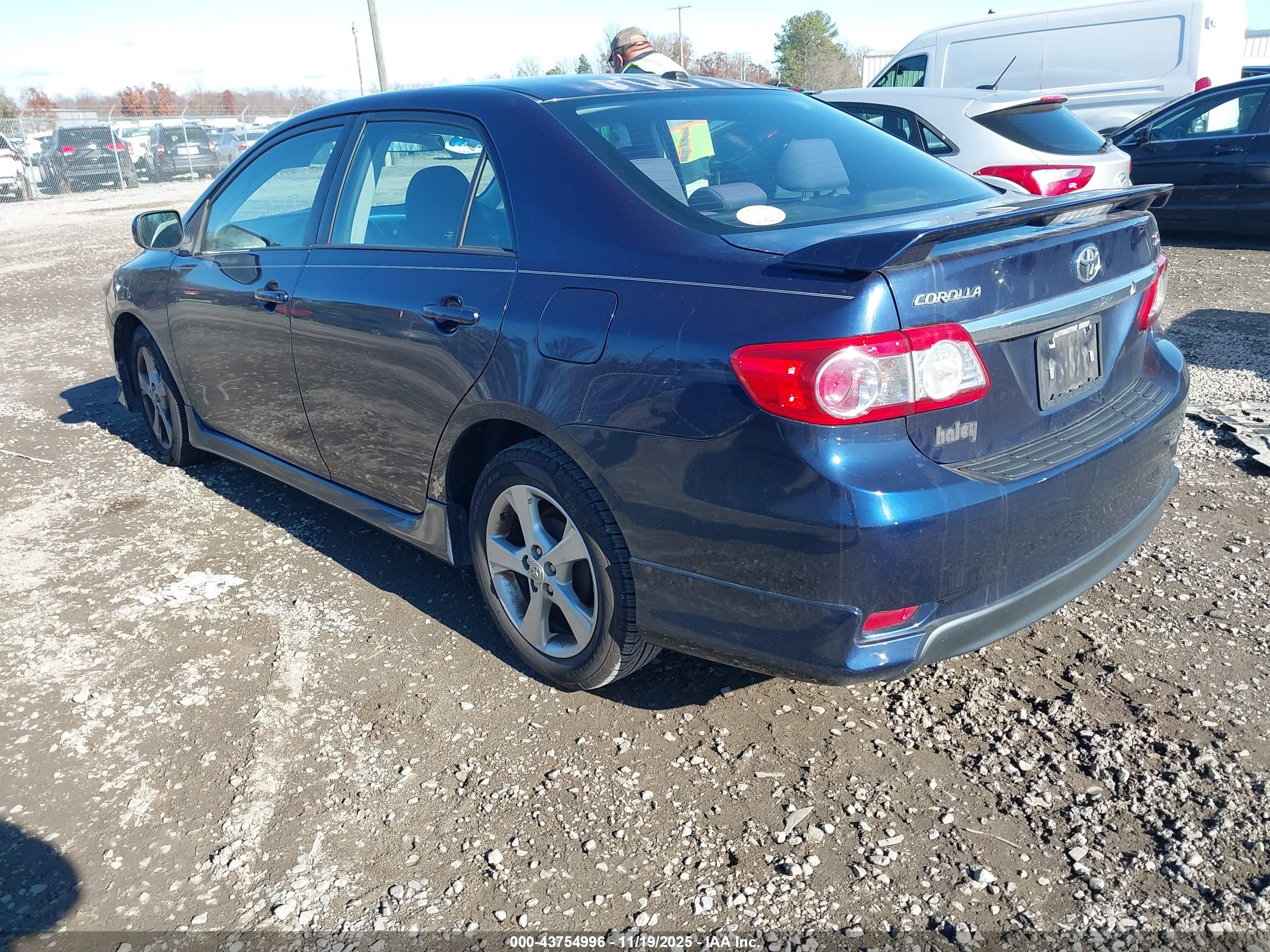 TOYOTA COROLLA image 3