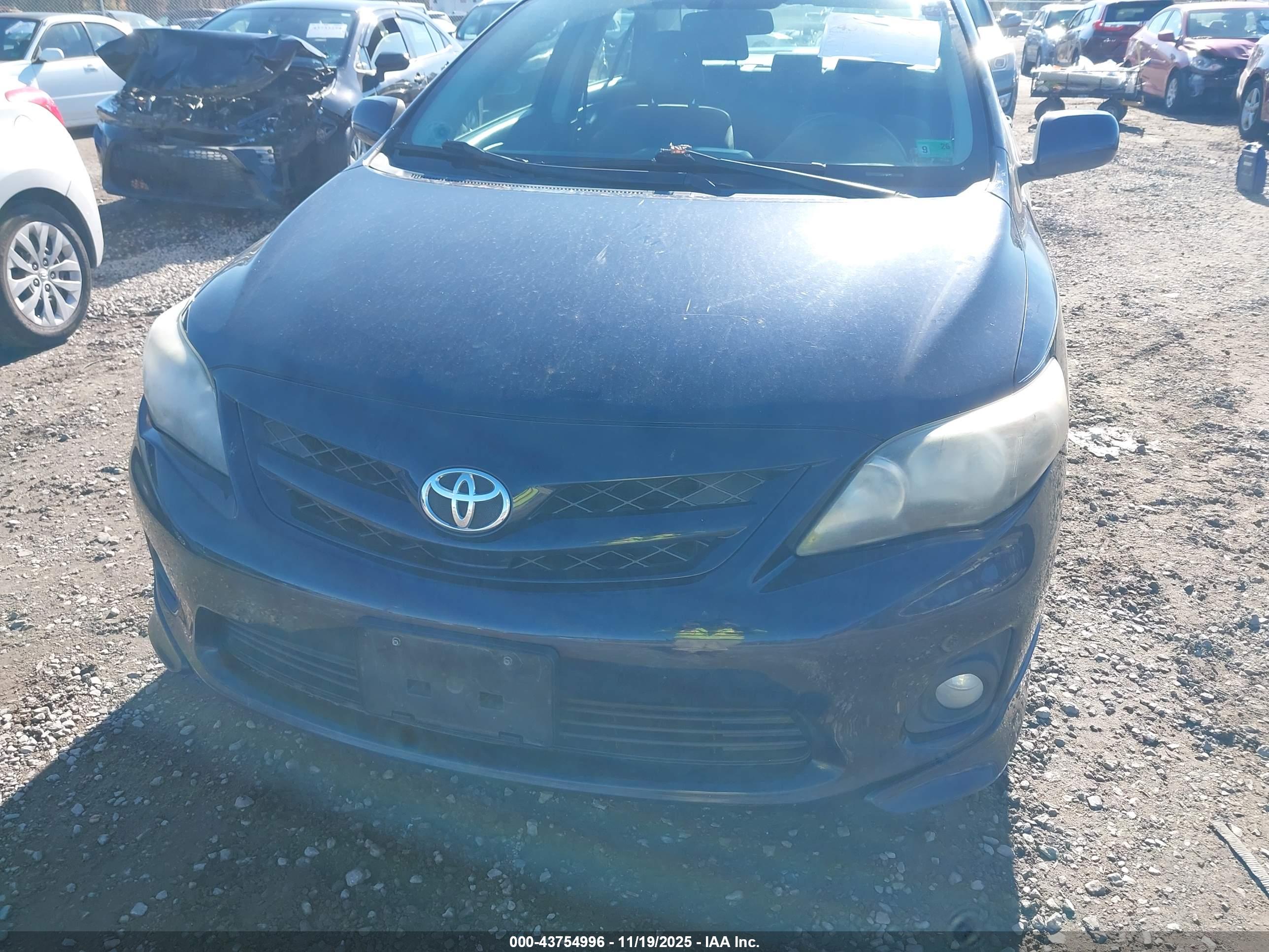 TOYOTA COROLLA image 6